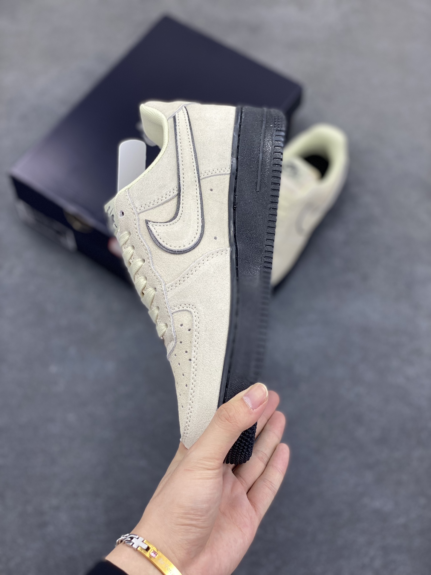 图片[3]-Nike Air Force 1 Low 浅棕 原楦头原纸板 打造纯正空军版型 专注外贸渠道 全掌内置蜂窝气垫 原盒配件 原厂中底钢印、拉帮完美 货号：HQ1966-200 尺码：36 36.5 37.5 38 38.5 39 40 40.5 41 42 42.5 43 44 44.5 45-选品中心