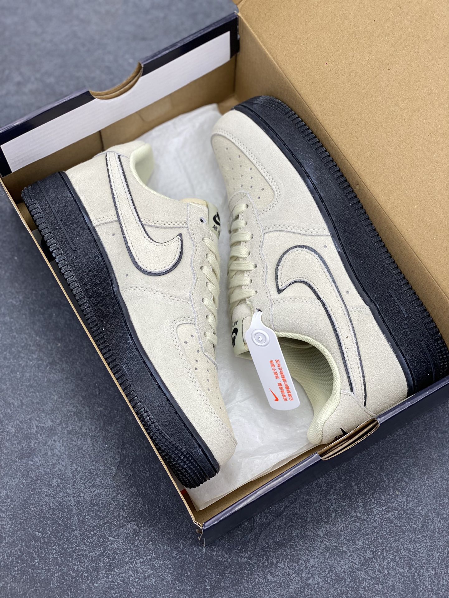 图片[9]-Nike Air Force 1 Low 浅棕 原楦头原纸板 打造纯正空军版型 专注外贸渠道 全掌内置蜂窝气垫 原盒配件 原厂中底钢印、拉帮完美 货号：HQ1966-200 尺码：36 36.5 37.5 38 38.5 39 40 40.5 41 42 42.5 43 44 44.5 45-选品中心