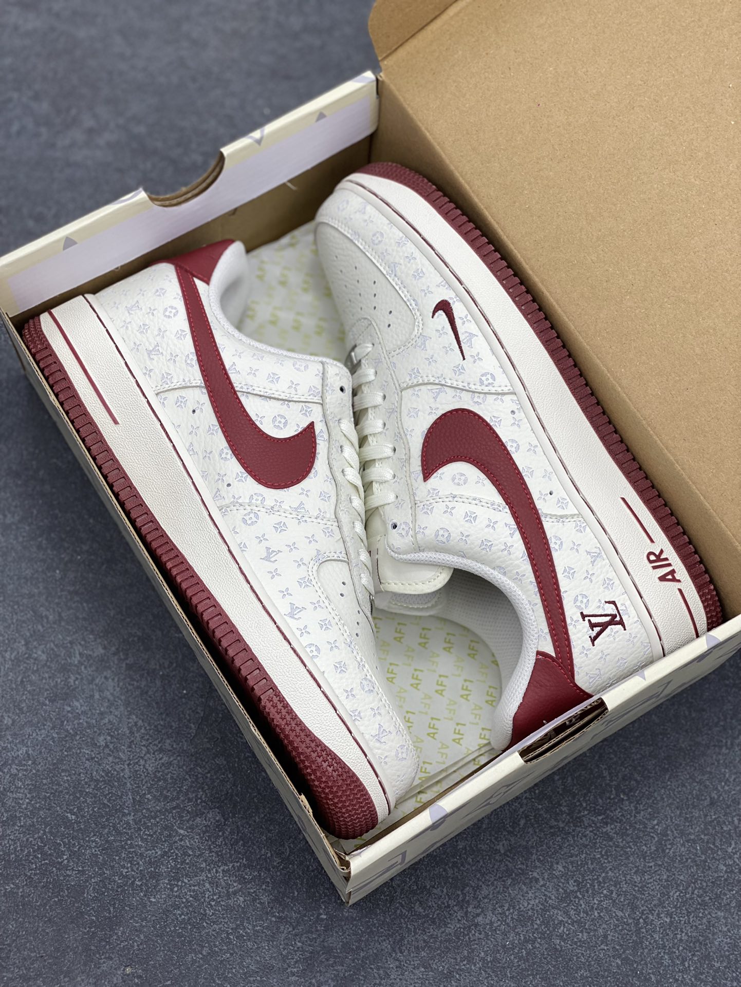 图片[9]-NIke Air Force 1 \’07 Low LV联名-白红 空军一号低帮 运动鞋 休闲鞋 折边针车 工艺难度大 原楦头原纸板 原装鞋盒 原厂鞋底 超高清洁度 细节完美 货号：LW9279-015 尺码：36 36.5 37.5 38 38.5 39 40 40.5 41 42 42.5 43 44 44.5 45-选品中心