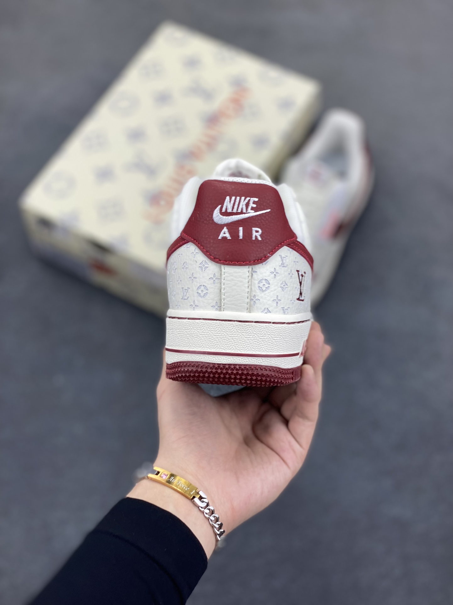 图片[4]-NIke Air Force 1 \’07 Low LV联名-白红 空军一号低帮 运动鞋 休闲鞋 折边针车 工艺难度大 原楦头原纸板 原装鞋盒 原厂鞋底 超高清洁度 细节完美 货号：LW9279-015 尺码：36 36.5 37.5 38 38.5 39 40 40.5 41 42 42.5 43 44 44.5 45-选品中心