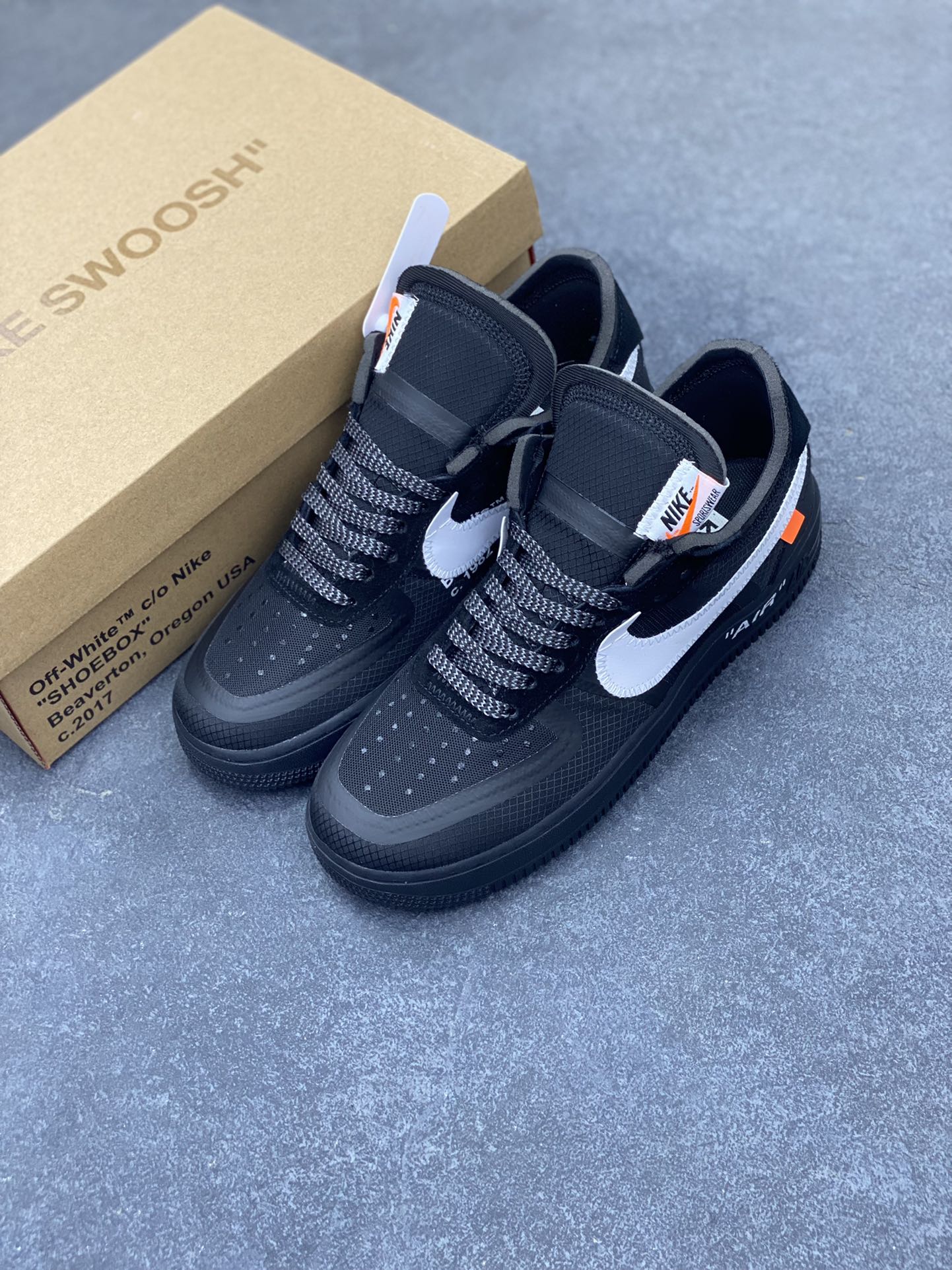 图片[8]-OFF-WHITE x NK Air Force 1 OW联名空军一号黑白#环保尼龙原配鞋带。柔软、弹性十足的缓震性能和出色的中底设计，横跨复古与现代的外型结合，造就出风靡全球三十多年的Force 1。 货号：AO4606-001 尺码：36 36.5 37.5 38 38.5 39 40 40.5 41 42 42.5 43 44 44.5 45-选品中心