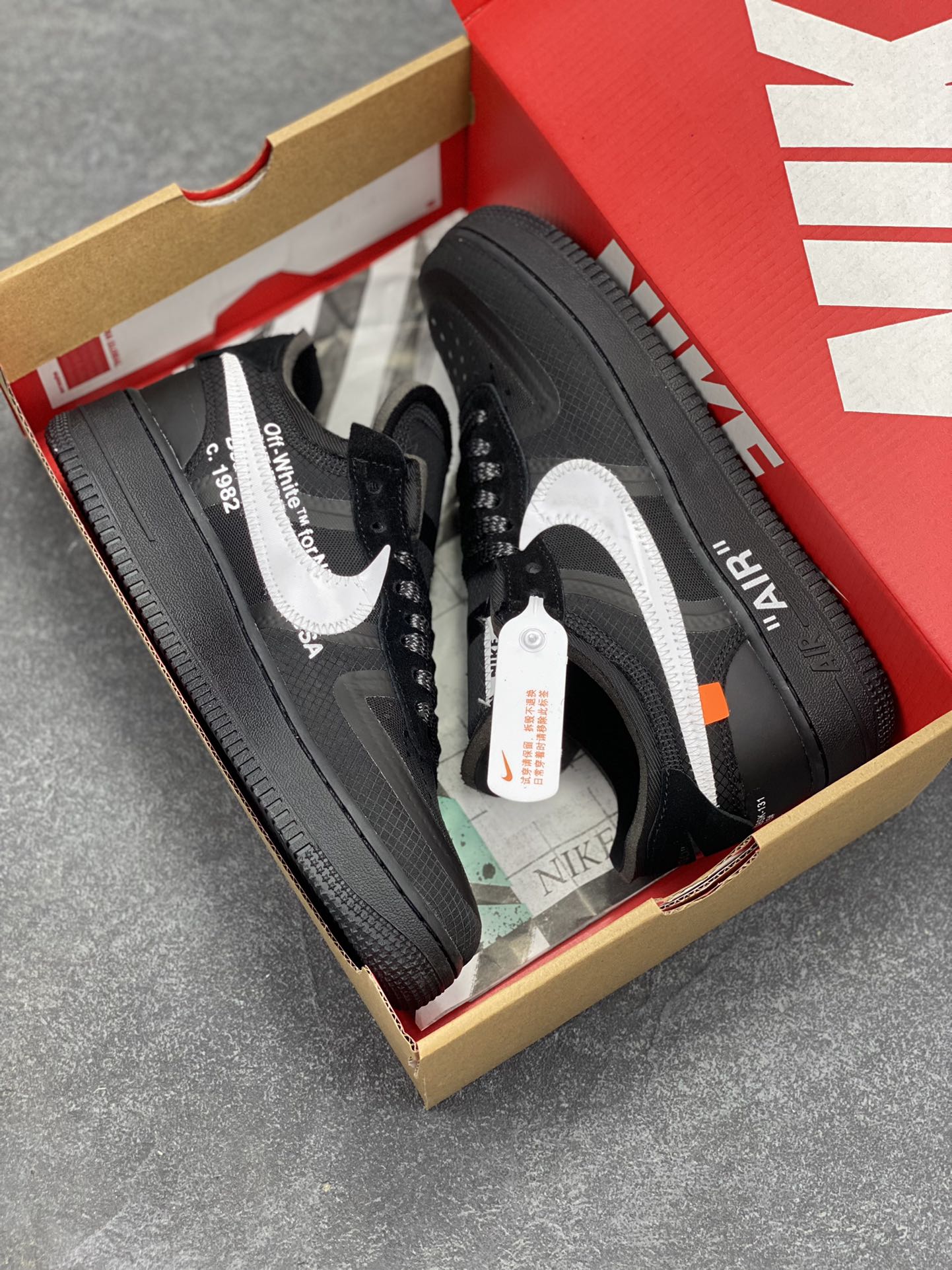 图片[9]-OFF-WHITE x NK Air Force 1 OW联名空军一号黑白#环保尼龙原配鞋带。柔软、弹性十足的缓震性能和出色的中底设计，横跨复古与现代的外型结合，造就出风靡全球三十多年的Force 1。 货号：AO4606-001 尺码：36 36.5 37.5 38 38.5 39 40 40.5 41 42 42.5 43 44 44.5 45-选品中心
