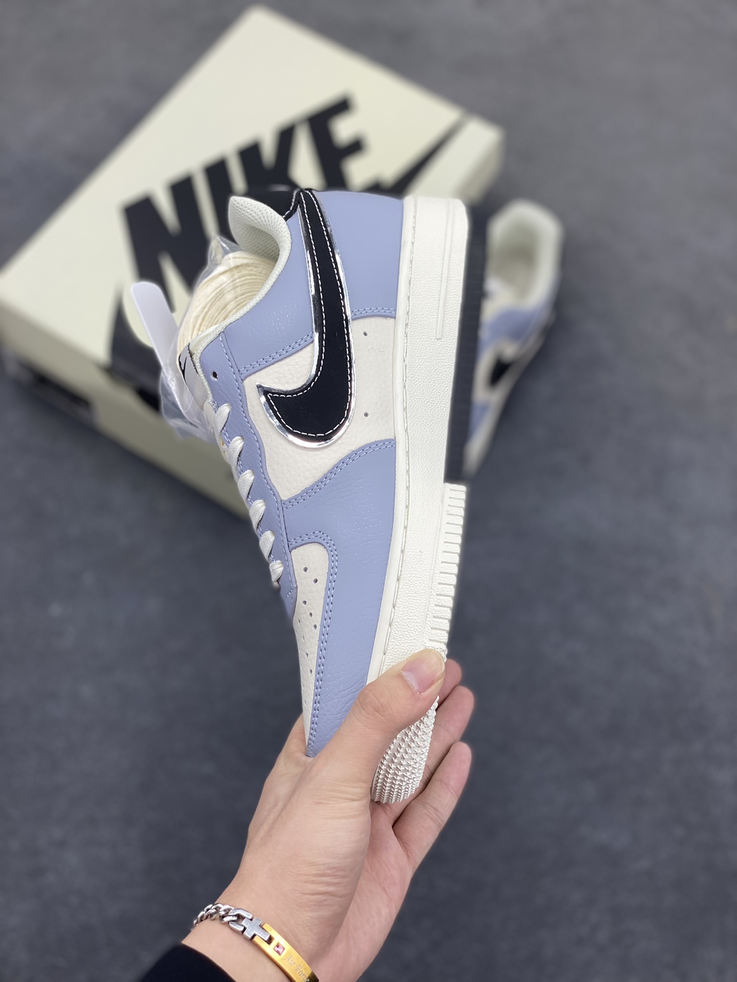 图片[3]-NIke Air Force 1 \’07 Low “米黑双拼Justdoit”空军一号 低帮 运动鞋 休闲鞋 折边针车 工艺难度大 原楦头原纸板 原装鞋盒 定制五金配件 内置全掌气垫 原厂鞋底 货号：CS5288-023 尺码：36 36.5 37.5 38 38.5 39 40 40.5 41 42 42.5 43 44 44.5 45-选品中心