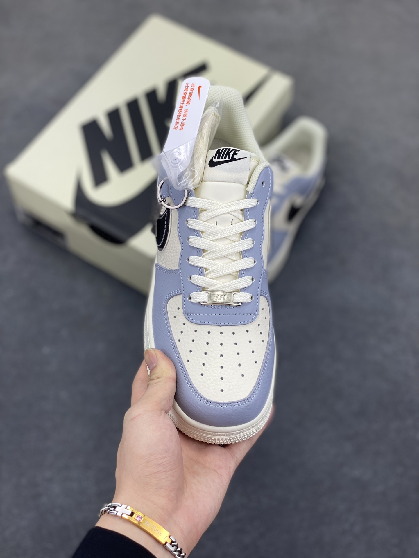 图片[2]-NIke Air Force 1 \’07 Low “米黑双拼Justdoit”空军一号 低帮 运动鞋 休闲鞋 折边针车 工艺难度大 原楦头原纸板 原装鞋盒 定制五金配件 内置全掌气垫 原厂鞋底 货号：CS5288-023 尺码：36 36.5 37.5 38 38.5 39 40 40.5 41 42 42.5 43 44 44.5 45-选品中心