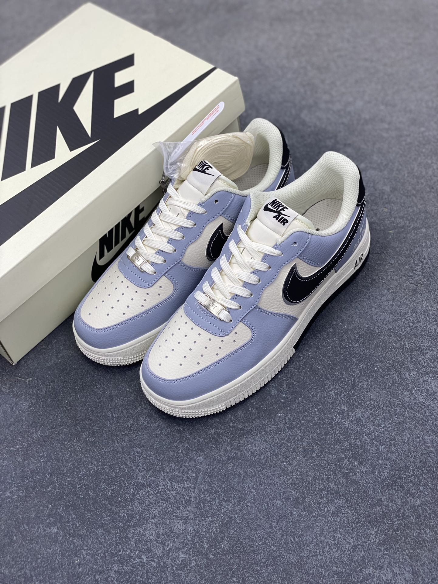 图片[8]-NIke Air Force 1 \’07 Low “米黑双拼Justdoit”空军一号 低帮 运动鞋 休闲鞋 折边针车 工艺难度大 原楦头原纸板 原装鞋盒 定制五金配件 内置全掌气垫 原厂鞋底 货号：CS5288-023 尺码：36 36.5 37.5 38 38.5 39 40 40.5 41 42 42.5 43 44 44.5 45-选品中心