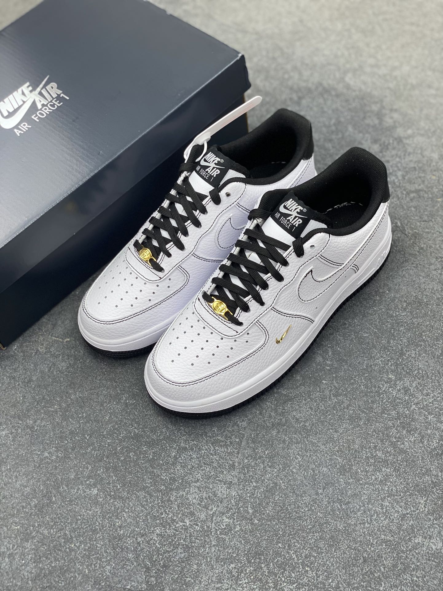 图片[8]-Nike Air Force 1 Low 白黑线小金勾 空军一号低帮运动休闲板鞋 原楦头原纸板 打造纯正空军版型#专注外贸渠道 全掌内置蜂窝气垫 #原盒配件 原厂中底钢印、拉帮完美 货号：IB6543-101 尺码：35.5 36 36.5 37.5 38 38.5 39 40 40.5 41 42 42.5 43 44 44.5 45-选品中心