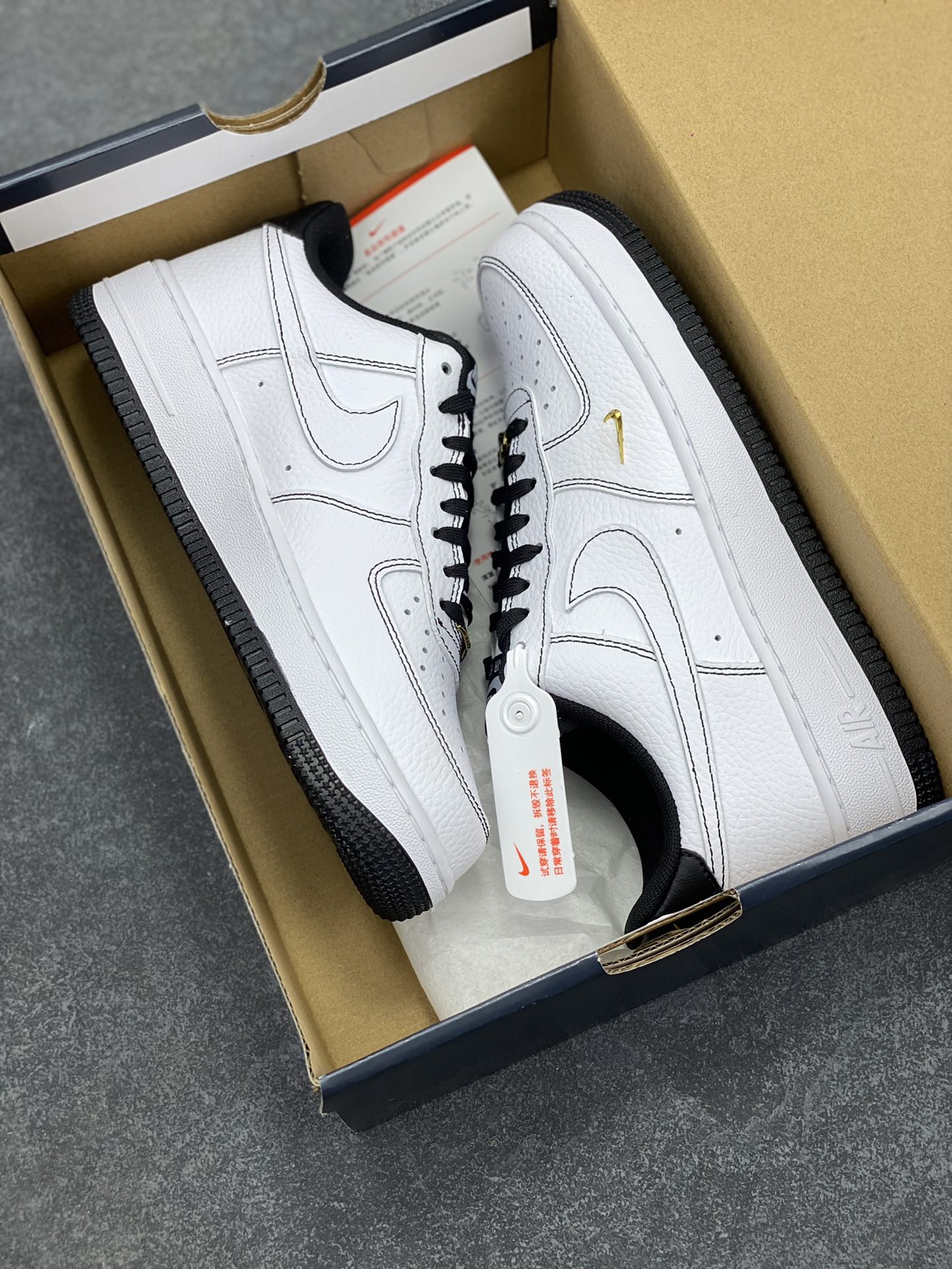 图片[9]-Nike Air Force 1 Low 白黑线小金勾 空军一号低帮运动休闲板鞋 原楦头原纸板 打造纯正空军版型#专注外贸渠道 全掌内置蜂窝气垫 #原盒配件 原厂中底钢印、拉帮完美 货号：IB6543-101 尺码：35.5 36 36.5 37.5 38 38.5 39 40 40.5 41 42 42.5 43 44 44.5 45-选品中心