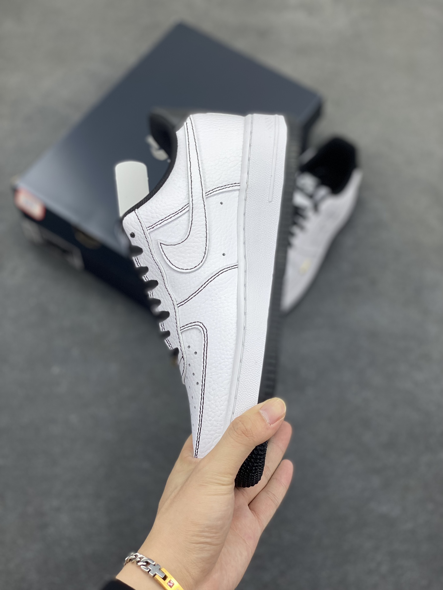 图片[3]-Nike Air Force 1 Low 白黑线小金勾 空军一号低帮运动休闲板鞋 原楦头原纸板 打造纯正空军版型#专注外贸渠道 全掌内置蜂窝气垫 #原盒配件 原厂中底钢印、拉帮完美 货号：IB6543-101 尺码：35.5 36 36.5 37.5 38 38.5 39 40 40.5 41 42 42.5 43 44 44.5 45-选品中心