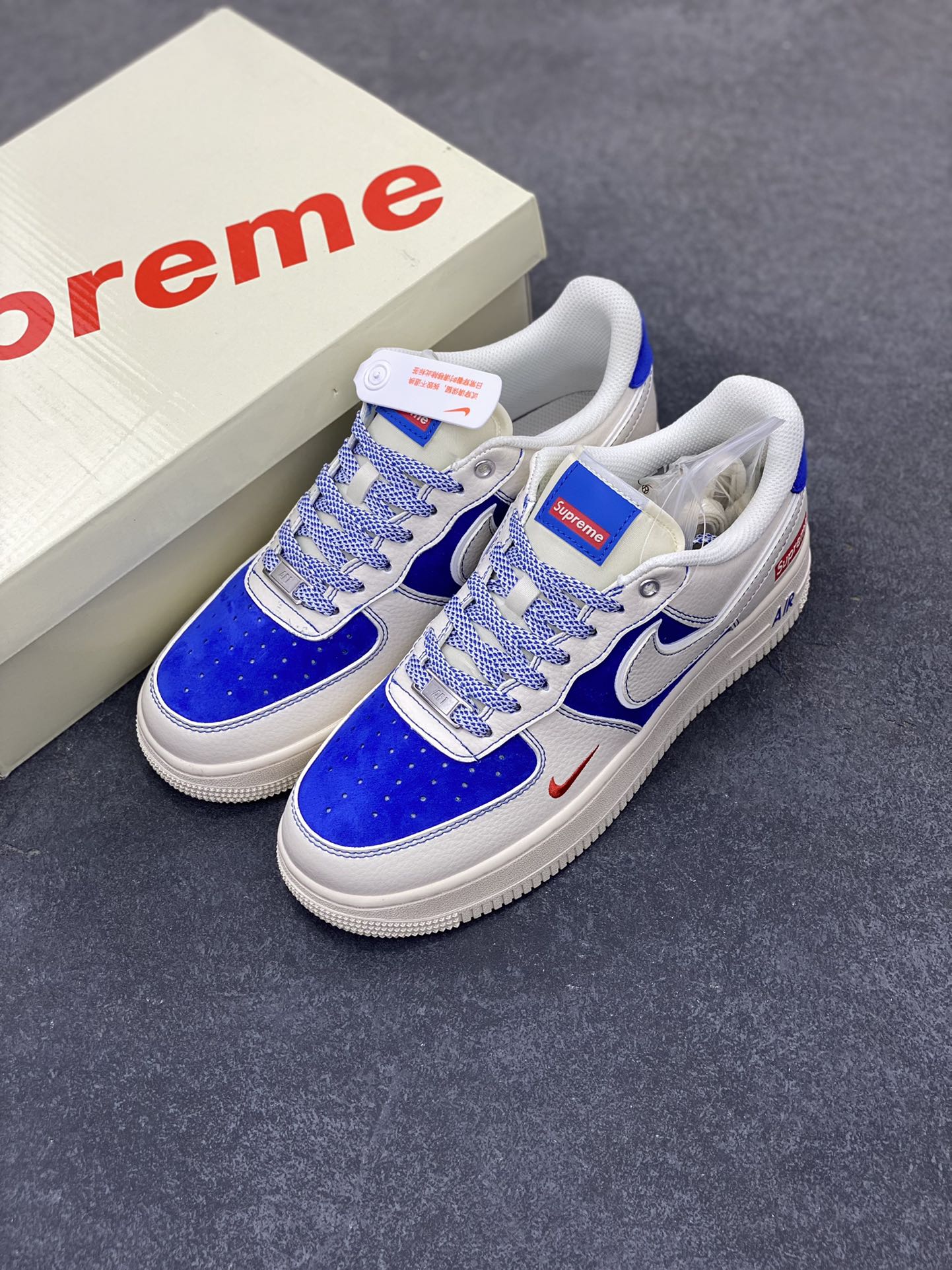 图片[8]-福利特价 NIke Air Force 1 \’07 Low “Supreme联名——米白群青”空军一号 低帮 运动鞋 休闲鞋 折边针车 工艺难度大 原楦头原纸板 原装鞋盒 定制五金配件 内置全掌气垫 原厂鞋底 货号：SJ6698-004 尺码：36 36.5 37.5 38 38.5 39 40 40.5 41 42 42.5 43 44 44.5 45-选品中心