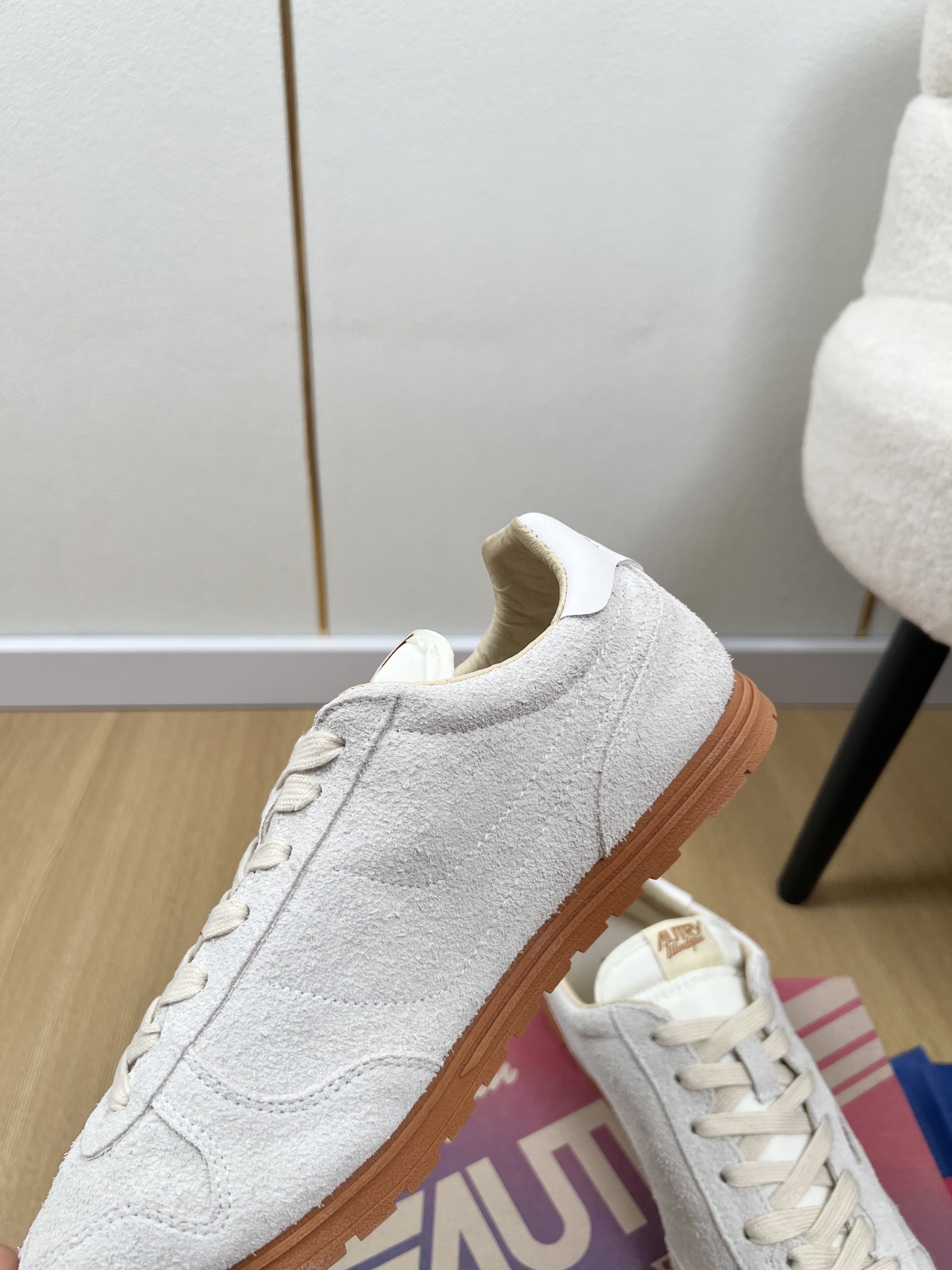 AUTRY OTERRY 2025: American Retro Style Leather Shoes with Classic Flag Symbol - 图片 6