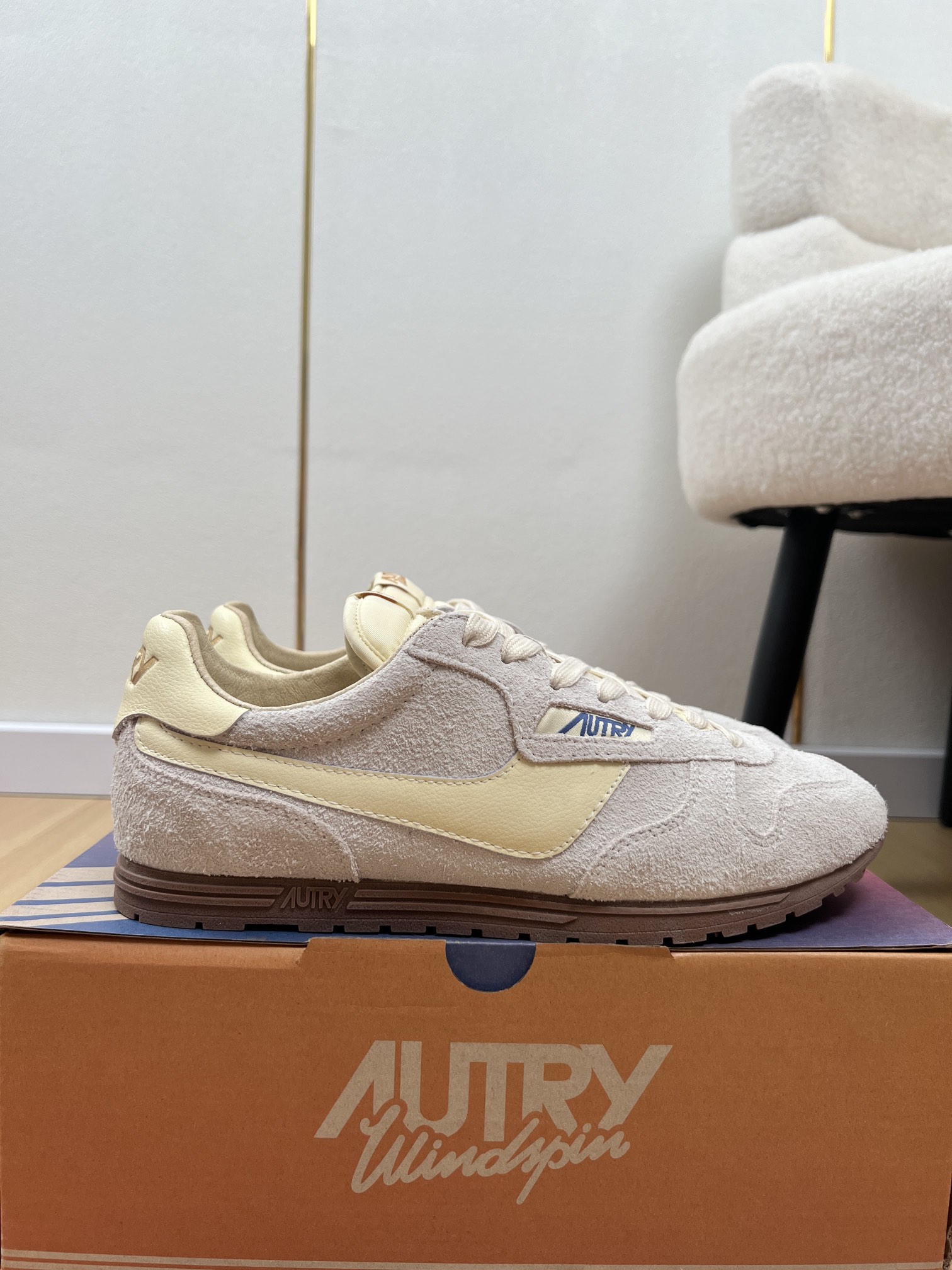 AUTRY OTERRY 2025 Collection: American Retro Style Leather Shoes with Classic American Flag Symbol - 图片 2