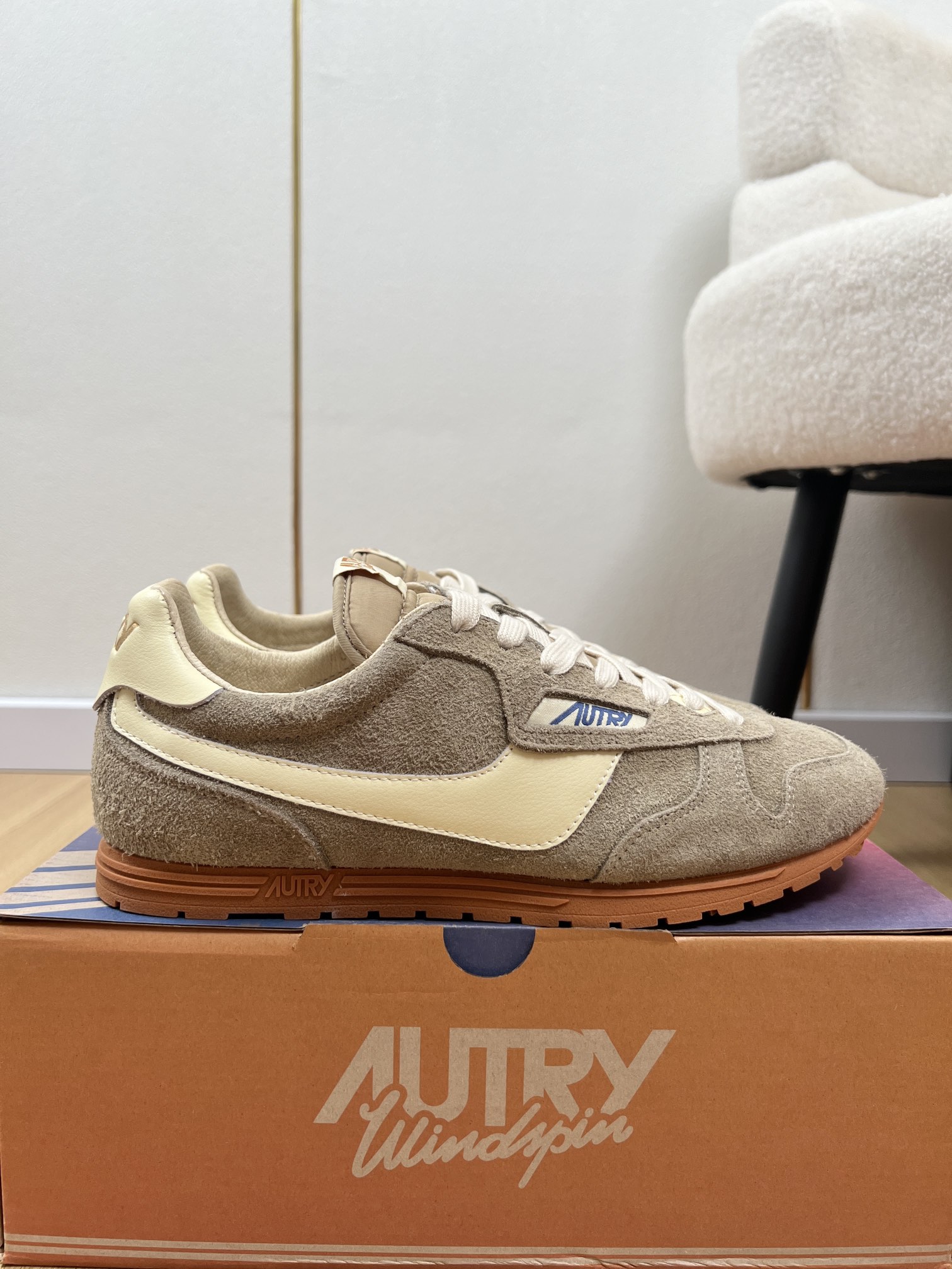 AUTRY OTERRY 2025 Summer Shoe Collection Highlights American Retro Style - 图片 2