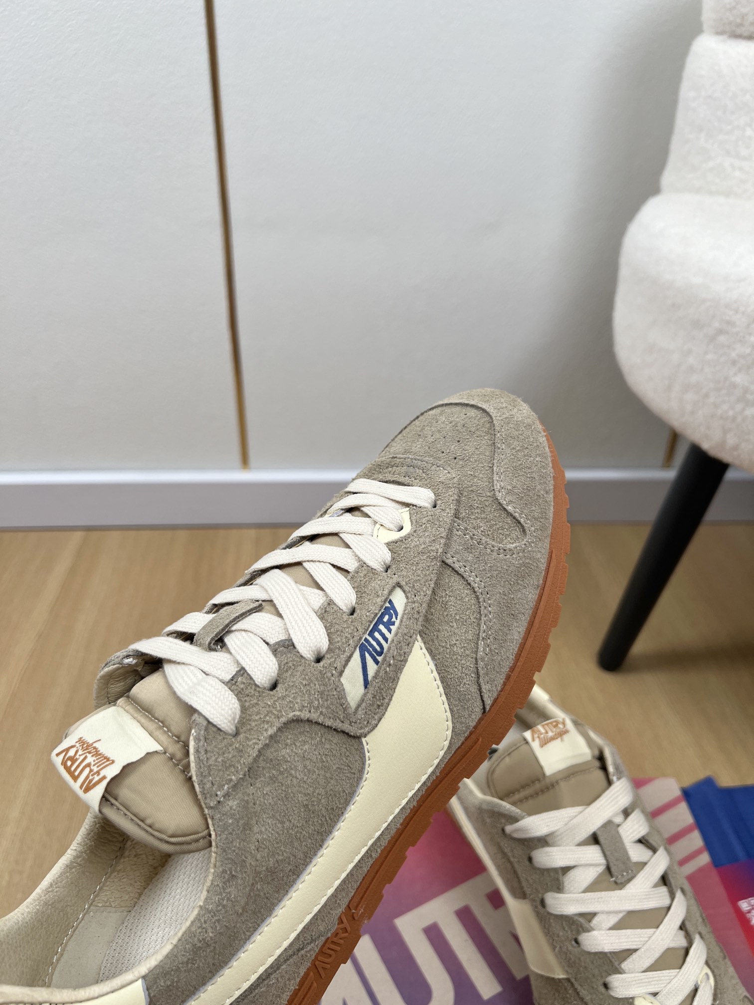 AUTRY OTERRY 2025 Summer Shoe Collection Highlights American Retro Style - 图片 5