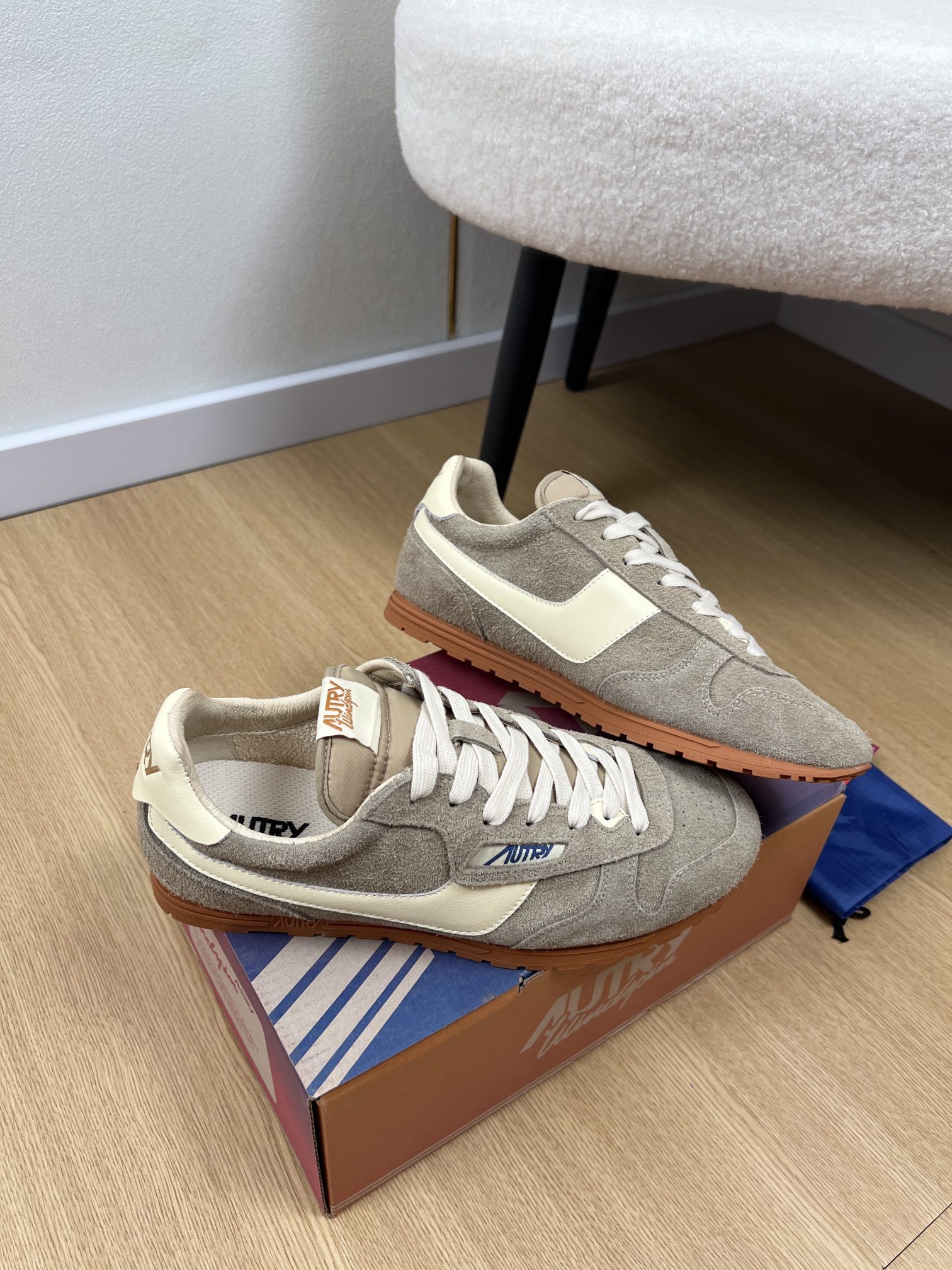 AUTRY OTERRY 2025 Summer Shoe Collection Highlights American Retro Style - 图片 3