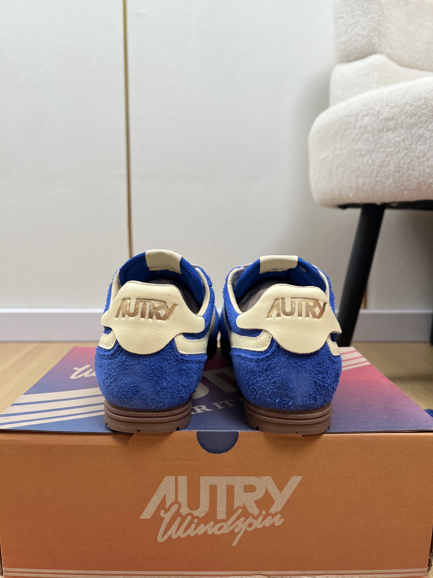 AUTRY OTERRY 2025 Collection: Retro American Style Leather Shoes with Classic Flag Symbol - 图片 8
