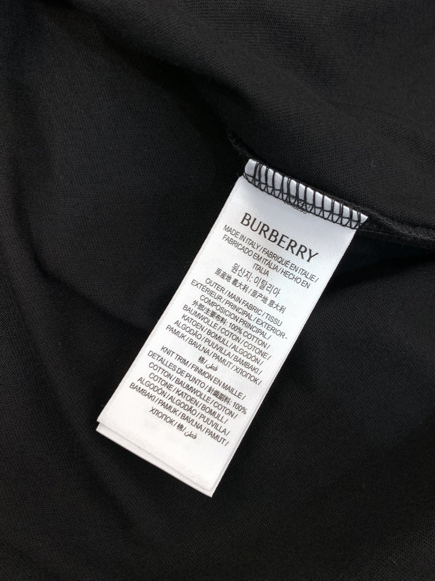 ，Burberry 巴宝莉，2025夏季最新品，专柜同步有售，原单狠货，时尚休闲圆领短袖T恤，进口原版面