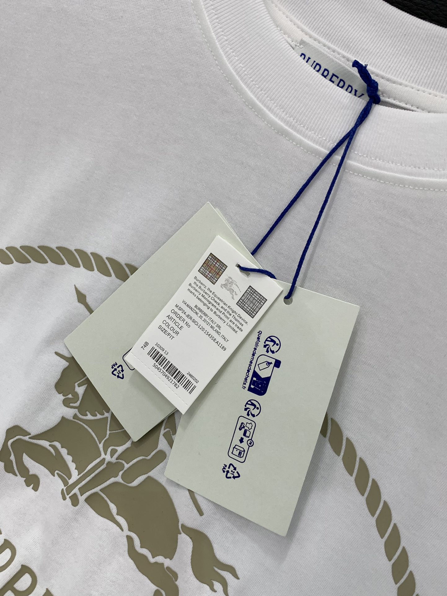 ，Burberry 巴宝莉，2025夏季最新品，专柜同步有售，原单狠货，时尚休闲圆领短袖T恤，进口原版面