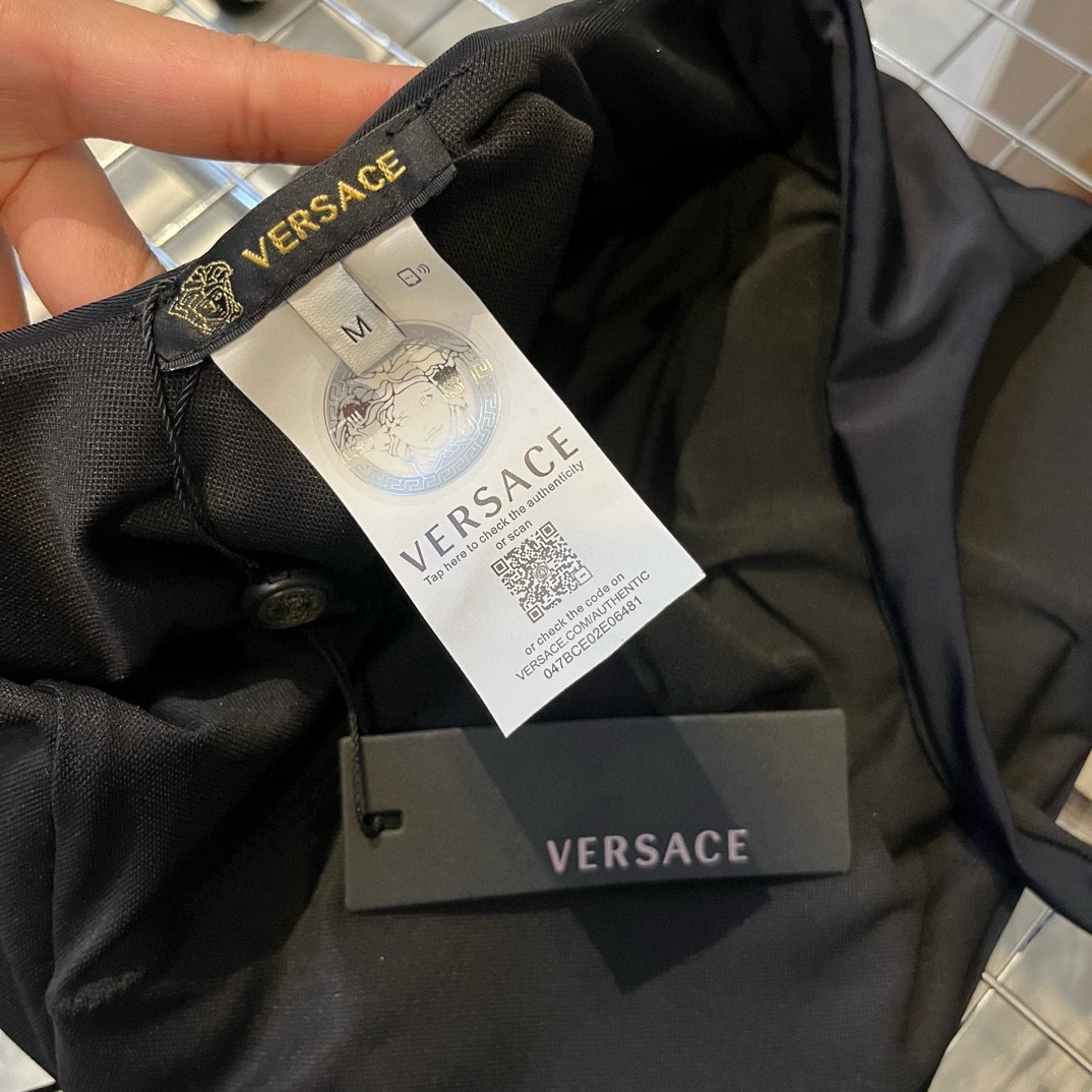 。
范思哲官方新款泳衣比基尼👙，高端定制，S M L XL