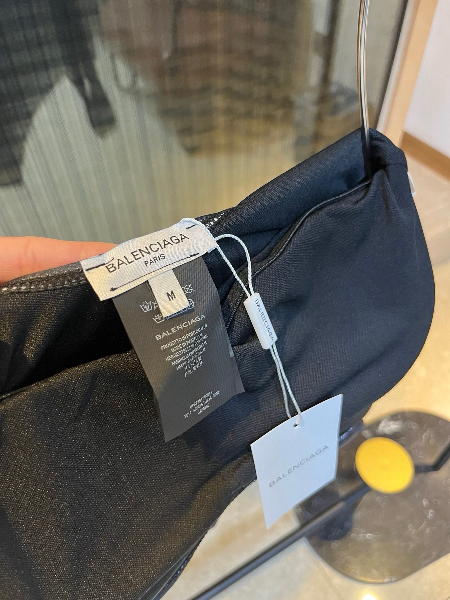  🆕
BALENCIAGA巴黎世家连体泳衣  😍🥰适合多种场景的游泳衣🏊‍♀️海边 游泳池 温泉 水上乐