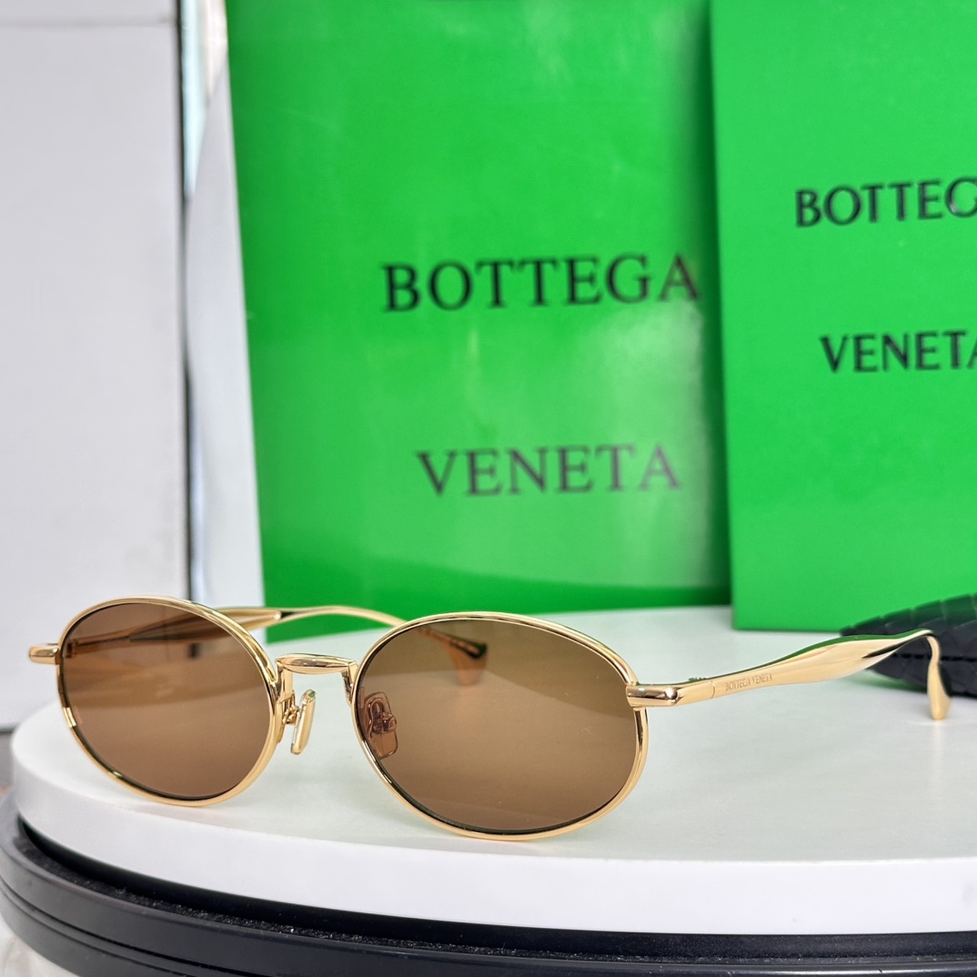  变色片 ‼️BOTTEGA VENET*
MODEL：BV1398S
SIZE56口19-145