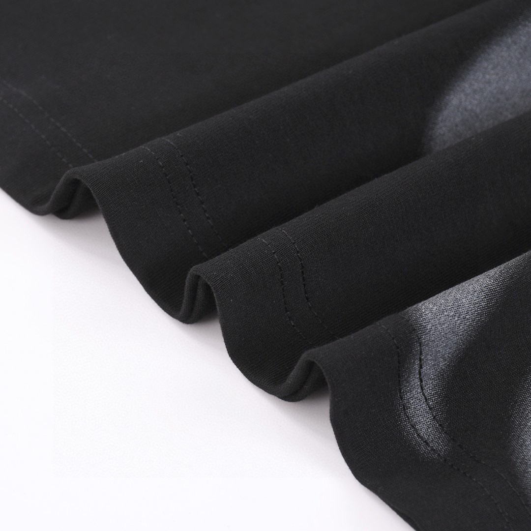 路易威登/Louis Vuitton 夏季新款 锻炼火燃烧印花圆领短袖T恤 白色/黑色