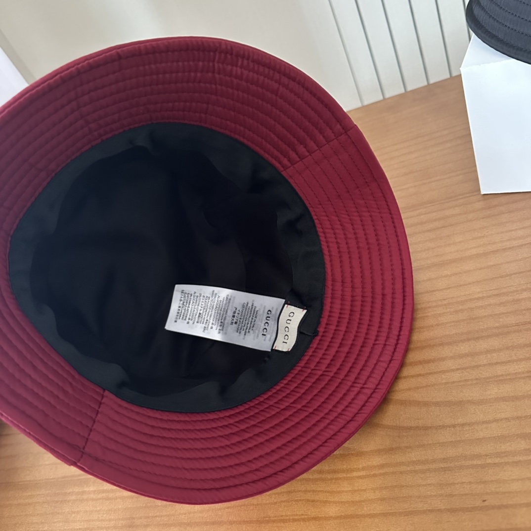 


GUCCI古奇 2025专柜新款简约刺绣款渔夫帽，很潮！休闲运动款，经典制作，超级好搭衣服！