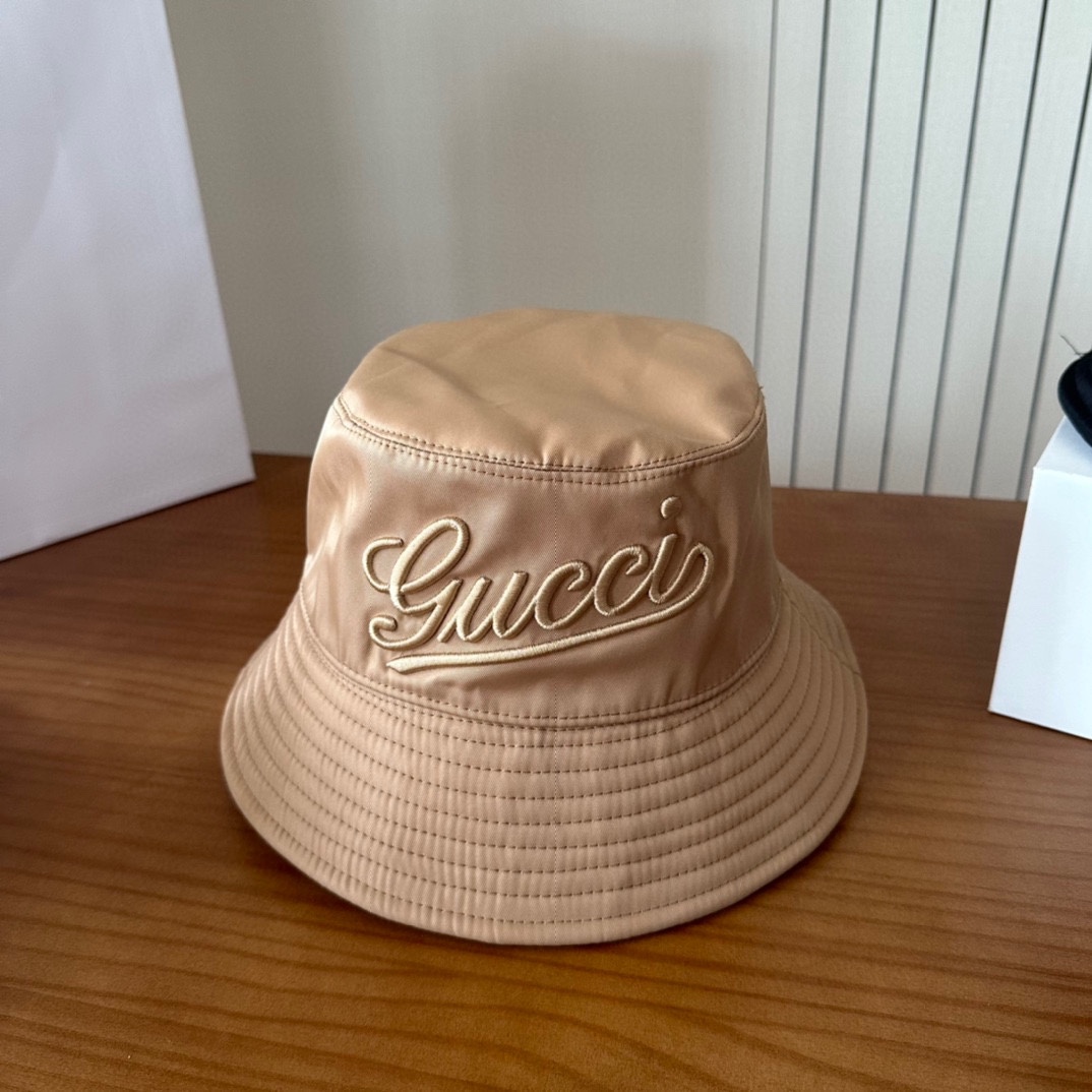 


GUCCI古奇 2025专柜新款简约刺绣款渔夫帽，很潮！休闲运动款，经典制作，超级好搭衣服！