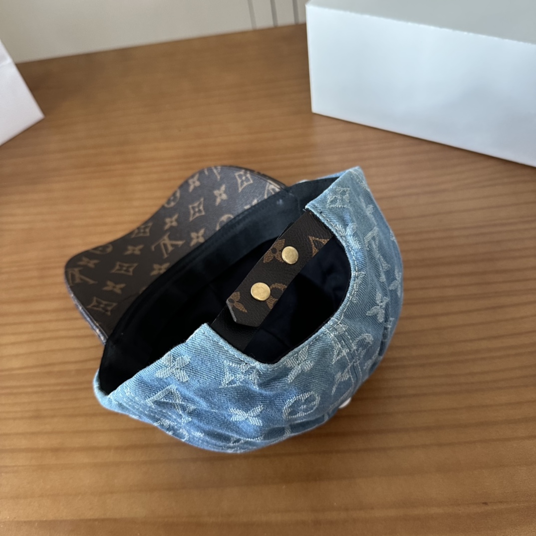 

LV路易威登棒球帽  轻盈透气。完美版型，独家实物拍摄，男女适用