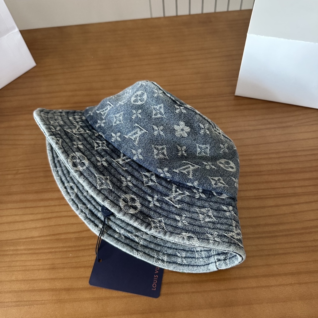 

LV路易威登渔夫帽  轻盈透气。完美版型，独家实物拍摄，男女适用