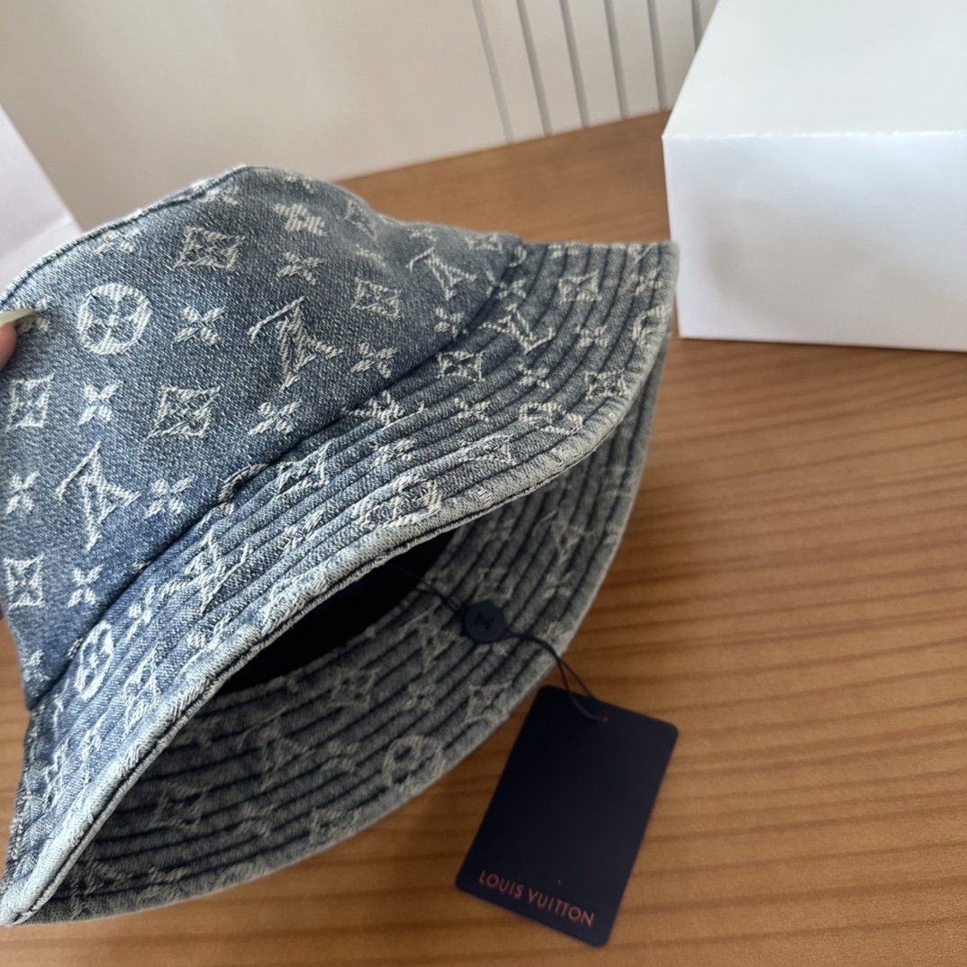 

LV路易威登渔夫帽  轻盈透气。完美版型，独家实物拍摄，男女适用