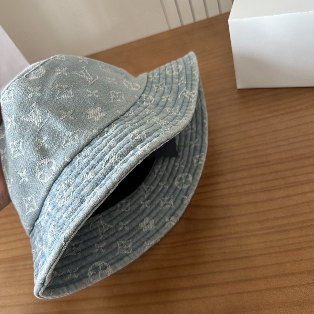 

LV路易威登渔夫帽  轻盈透气。完美版型，独家实物拍摄，男女适用