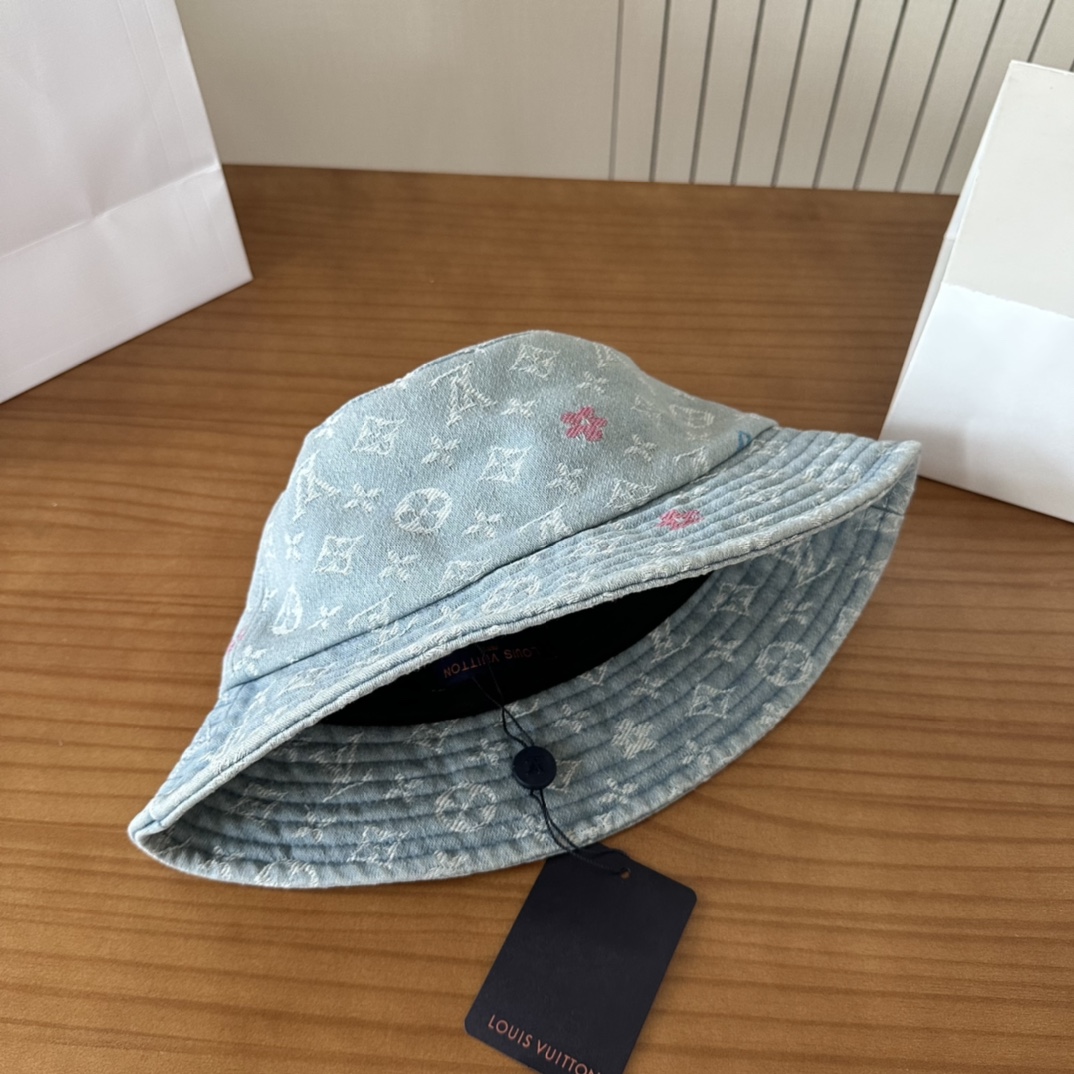 

LV路易威登渔夫帽  轻盈透气。完美版型，独家实物拍摄，男女适用