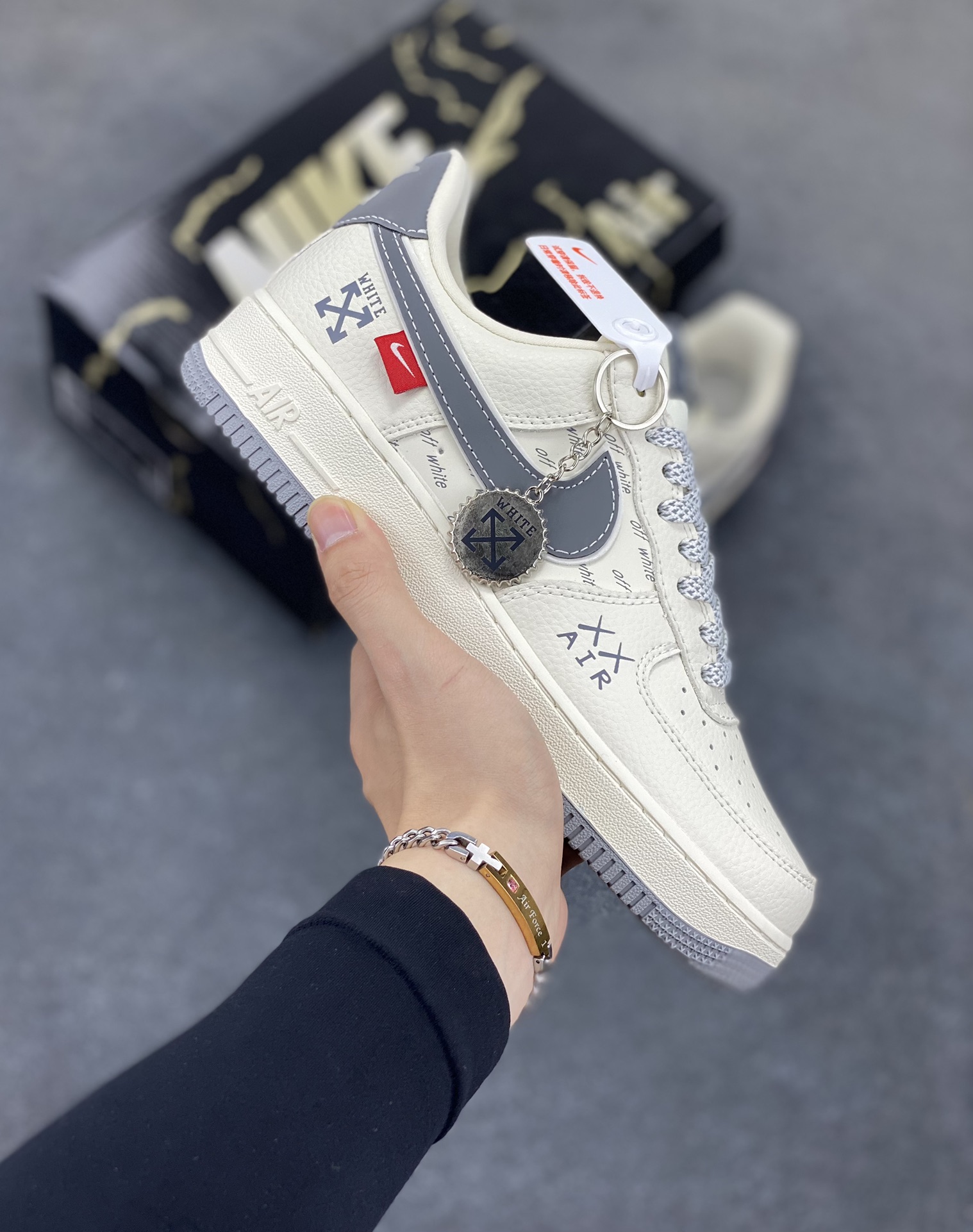 Nike Air Force 1 \’07 Low “OFF-WHITE联名——米灰英文反光”空军一号 低帮 运动鞋 休闲鞋 折边针车 工艺难度大 原楦头原纸板 原装鞋盒 定制五金配件 内置全掌气垫 原厂鞋底 货号:KJ1688-004 尺码:36 36.5 37.5 38 38.5 39 40 40.5 41 42 42.5 43 44 44.5 45-选品中心