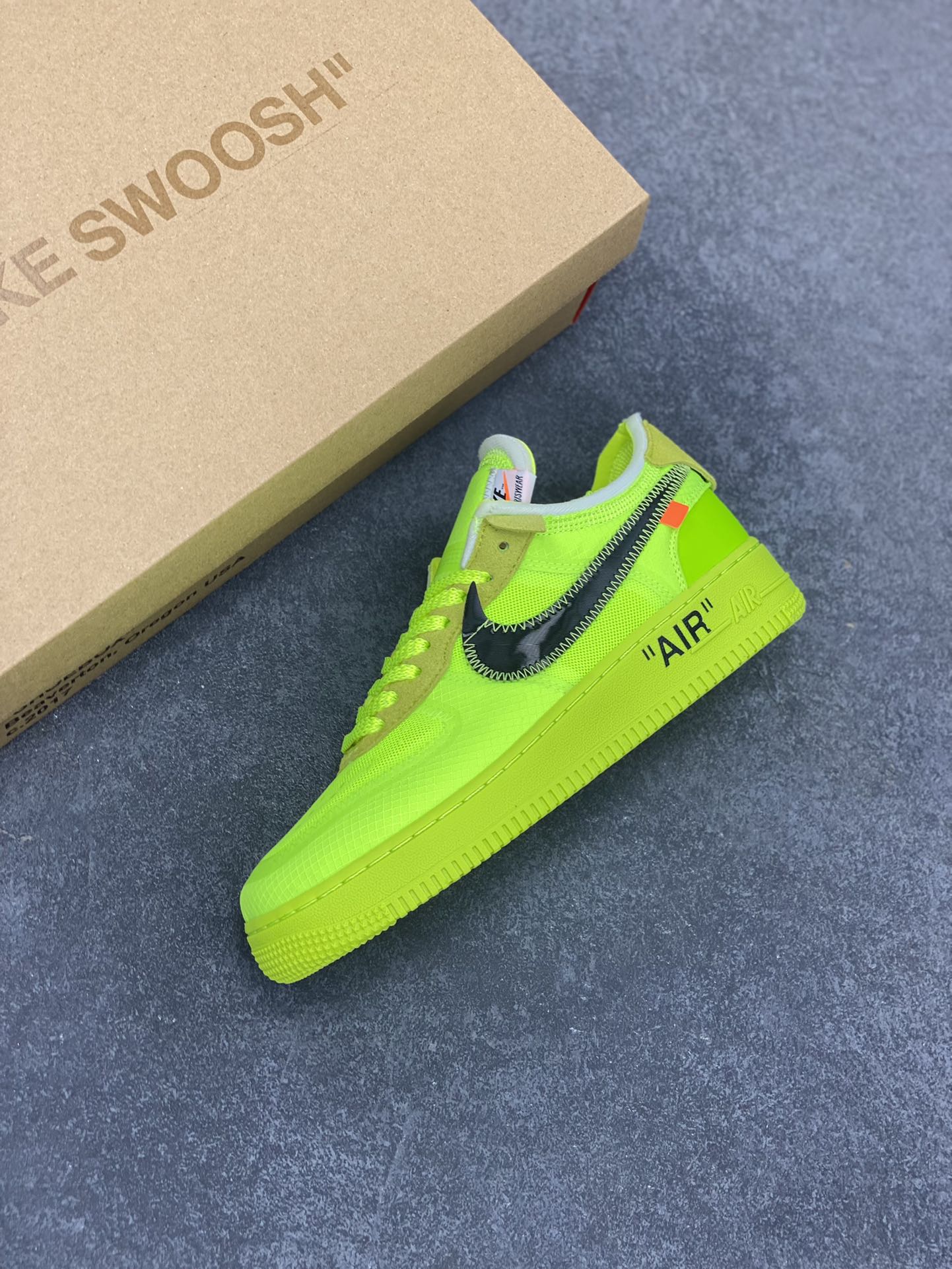 图片[7]-夺人眼球Off-White x Nike Air Force 1 Low \”Volt\” 空军一号经典百搭低帮休闲运动板鞋“OW荧光绿黑”Off-White™与 NikeLab 最新打造的 Air Force 1 Low 全新配色「Volt」，Air Force 1 Low 的鞋身与中底将被换上夺目的荧光绿色调，以签名式的橘红色 “Zip-Tie” 和 “AIR” 字样点缀 货号：AO4606-700 尺码：36 36.5 37.5 38 38.5 39 40 40.5 41 42 42.5 43 44 44.5 45-选品中心