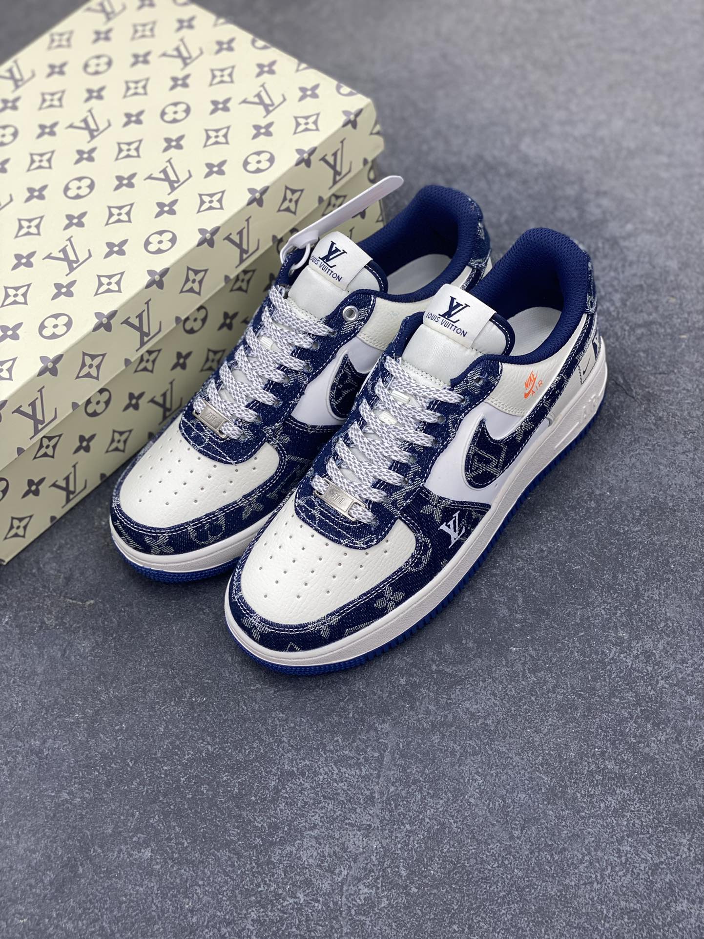 图片[8]-Nike Air Force 1 Low 空军一号低帮百搭休闲运动板鞋。柔软、弹性十足的缓震性能和出色的中底设计，横跨复古与现代的外型结合，造就出风靡全球三十多年的Force 1，直到今天还深受青睐。 货号：YX5066-353 尺码：36 36.5 37.5 38 38.5 39 40 40.5 41 42 42.5 43 44 44.5 45-选品中心
