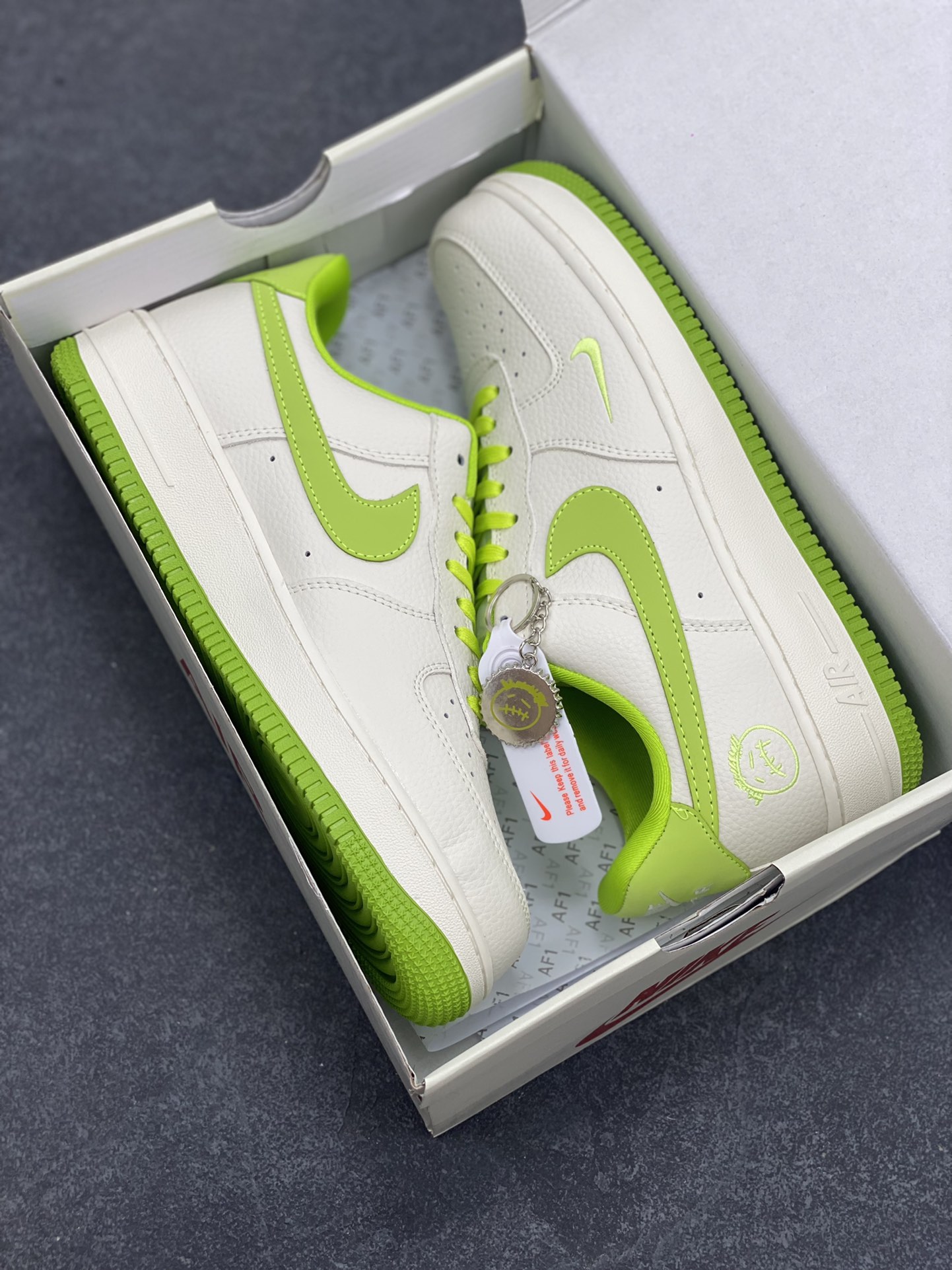 图片[9]-NIke Air Force 1 \’07 Low “苹果绿”空军一号 低帮 运动鞋 休闲鞋 折边针车 工艺难度大 原楦头原纸板 原装鞋盒 定制五金配件 内置全掌气垫 原厂鞋底 货号：DF0188-070 尺码：36 36.5 37.5 38 38.5 39 40 40.5 41 42 42.5 43 44 44.5 45-选品中心