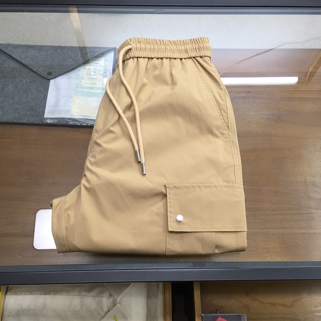 NO:447117,New product [Dio..r] 2025 spring and summer new casual work pants Fashionable and casual casual style Micro-stretch quick-drying fabric The fabric is comfortable and soft, breaking through the feel of conventional denim fabrics, not stuffy, and excellent comfort. It is free and versatile, long-lasting and undeformable, and the upper body is excellent. The elegant and elegant tailoring, 8 design is constantly innovating but always maintains noble and elegant style and taste, interpreting fashion charm, fashionable and casual products, counter number M-4xl,,dior,alexander wang19860909新品【Dio..r】 2025春夏季新款休闲工装裤 时尚休闲 休闲版型 微弹力速干面料 面料舒适柔软,突破常规牛仔的面料手感,不闷热,舒适感极佳.随意百搭 久洗不变形 上身效果极佳.大方优雅的剪裁,8设计不断创新却始终保持着高贵优雅的风格和品位 演绎时尚魅惑 时尚休闲佳品 专柜码数M-4xl,,dior,alexander wang,Men's clothing