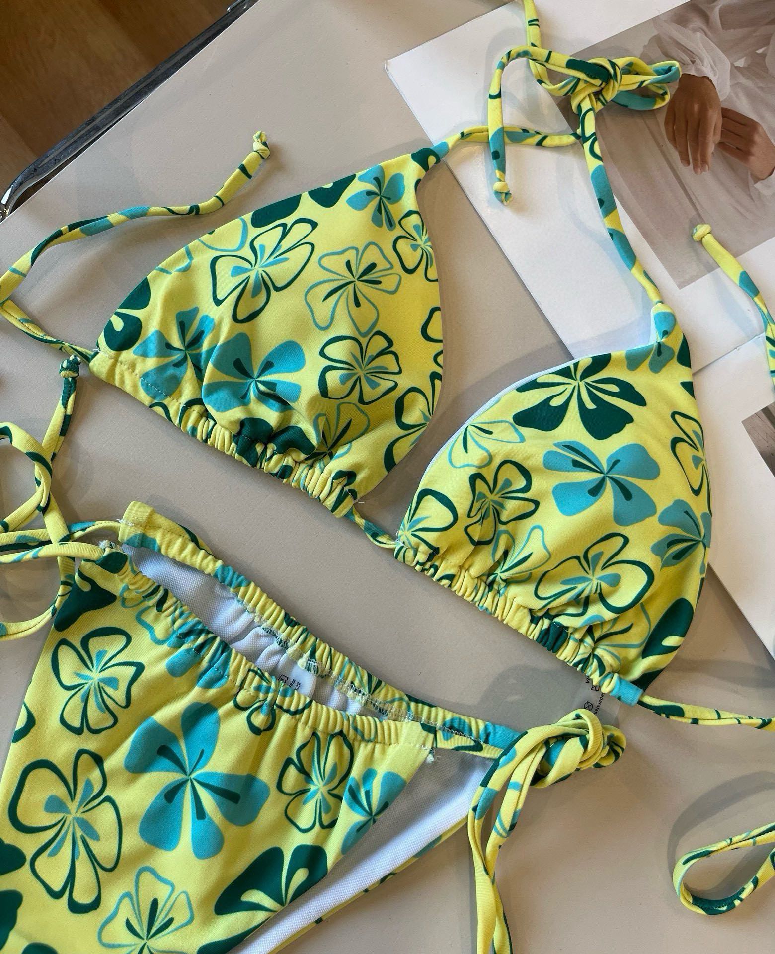 。

潮牌比基尼👙S M L