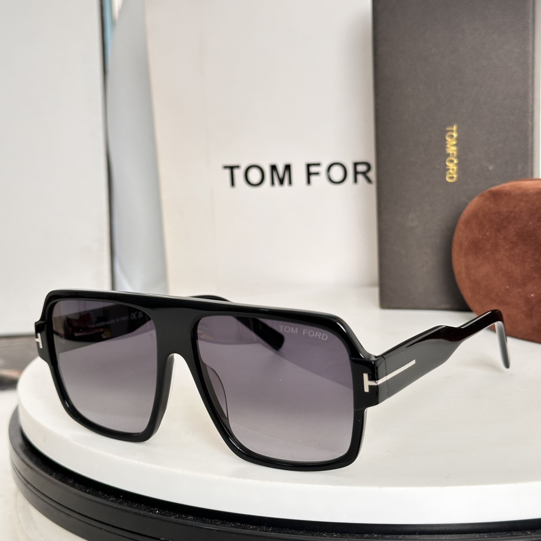  ‼️TOM FOR*编号：FT0933盾形框架，宽镜腿，品牌镜腿，金色五金件，品牌镜脚镜框形状：方形尺