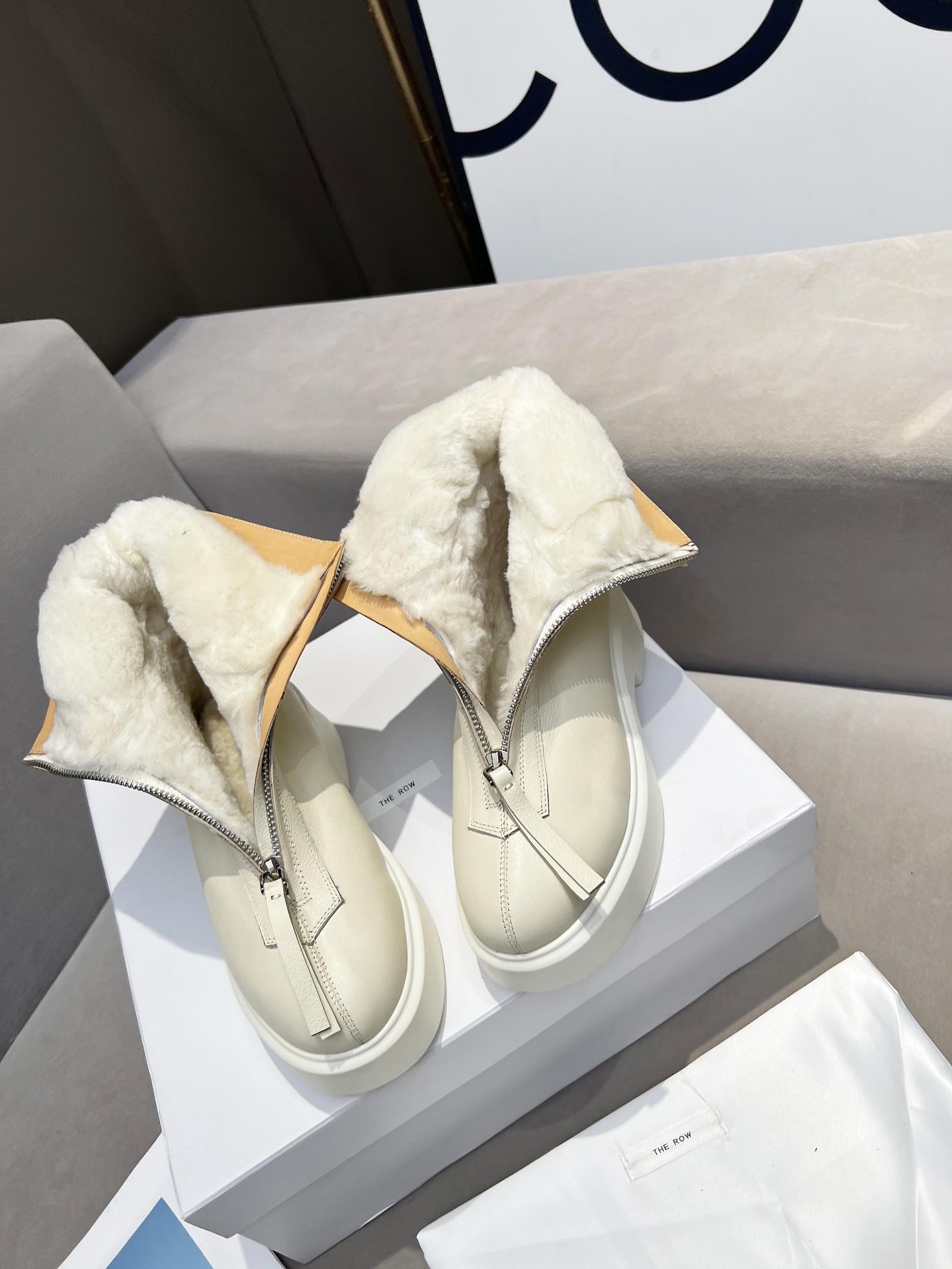 The Row Bottines à plateforme en cuir et peau de mouton, fermeture éclair