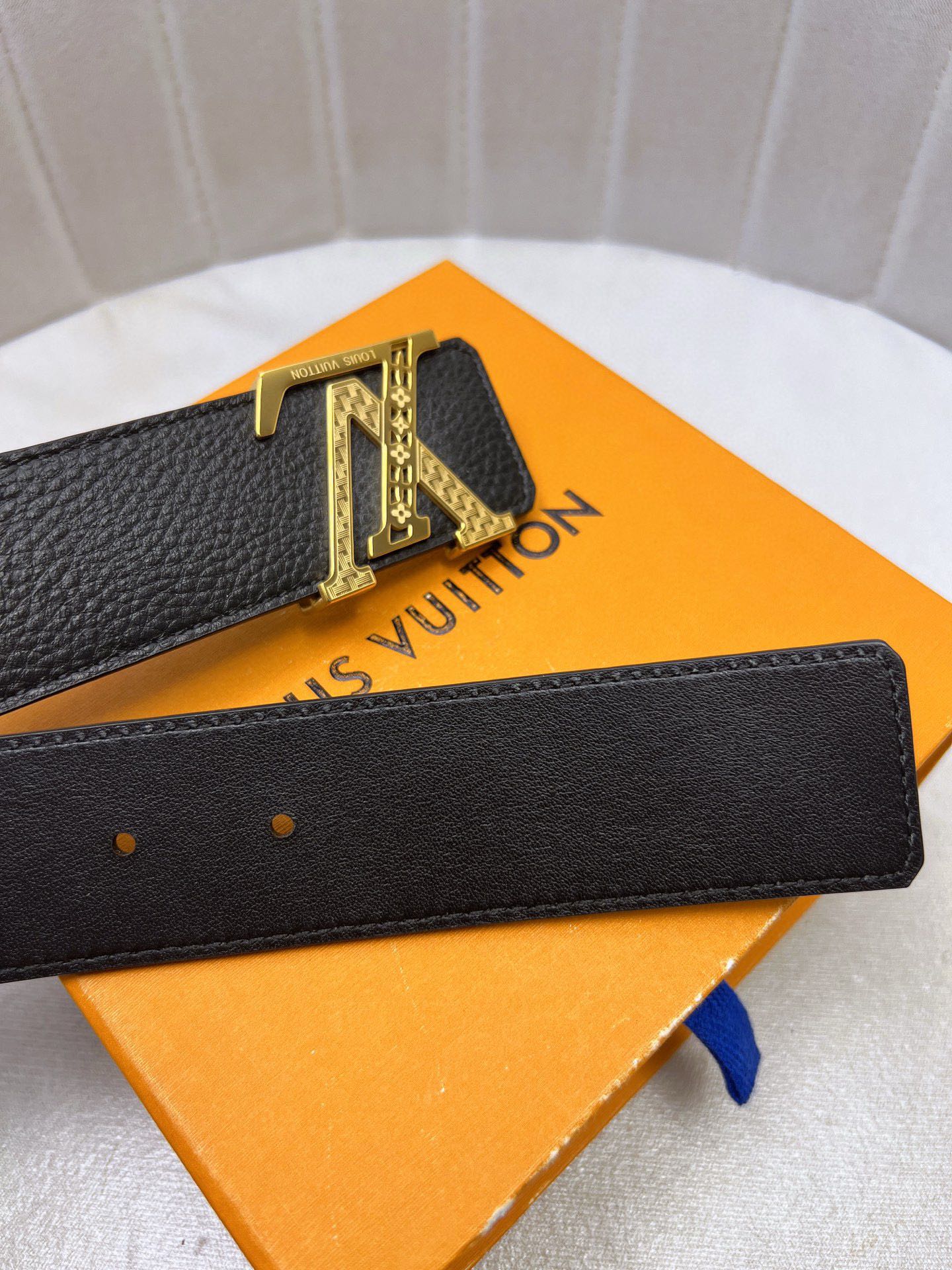 Original LV Belt with Gold Knitted Single-Headed Oxen-Skin Strips, Custom Leather Cabinet - 图片 7