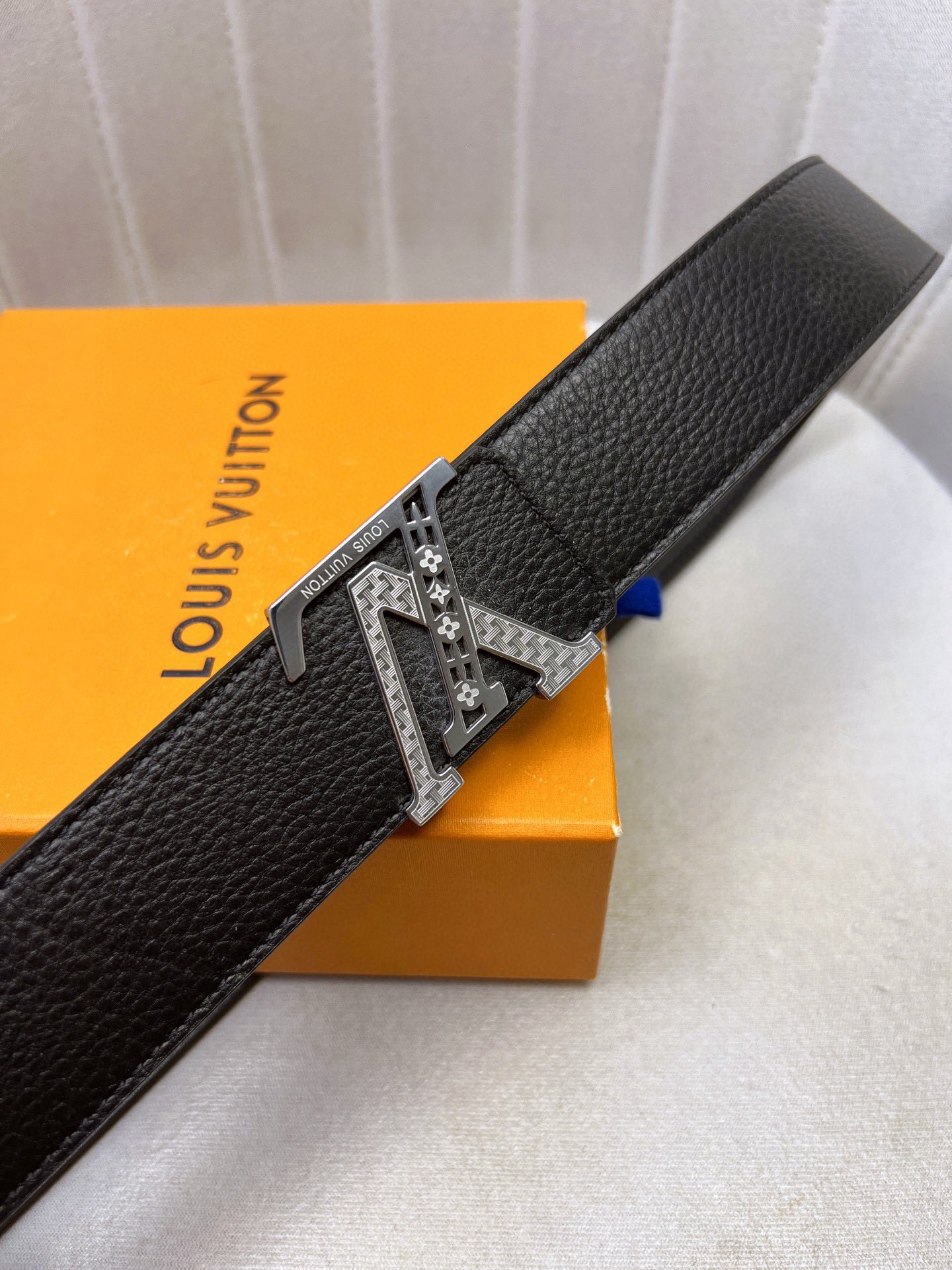 Luxury LV Belt: Original Oxen-Skin, Gold Knit, Custom Leather, 4.0″ Width Cabinet - 图片 4