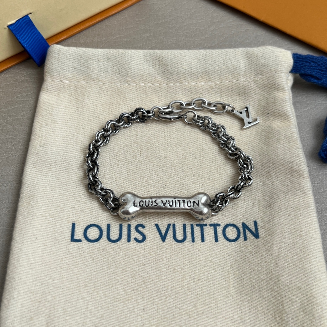  🔥新款🔥原单货LV 手链🔹🔹Louis Vuitton 路易威登 手链🔹专柜一致材质 火爆款出货 设计