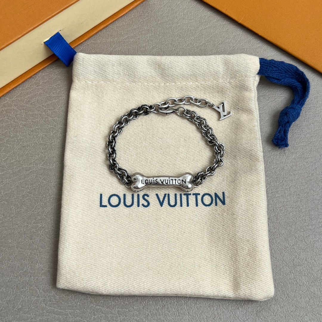  🔥新款🔥原单货LV 手链🔹🔹Louis Vuitton 路易威登 手链🔹专柜一致材质 火爆款出货 设计