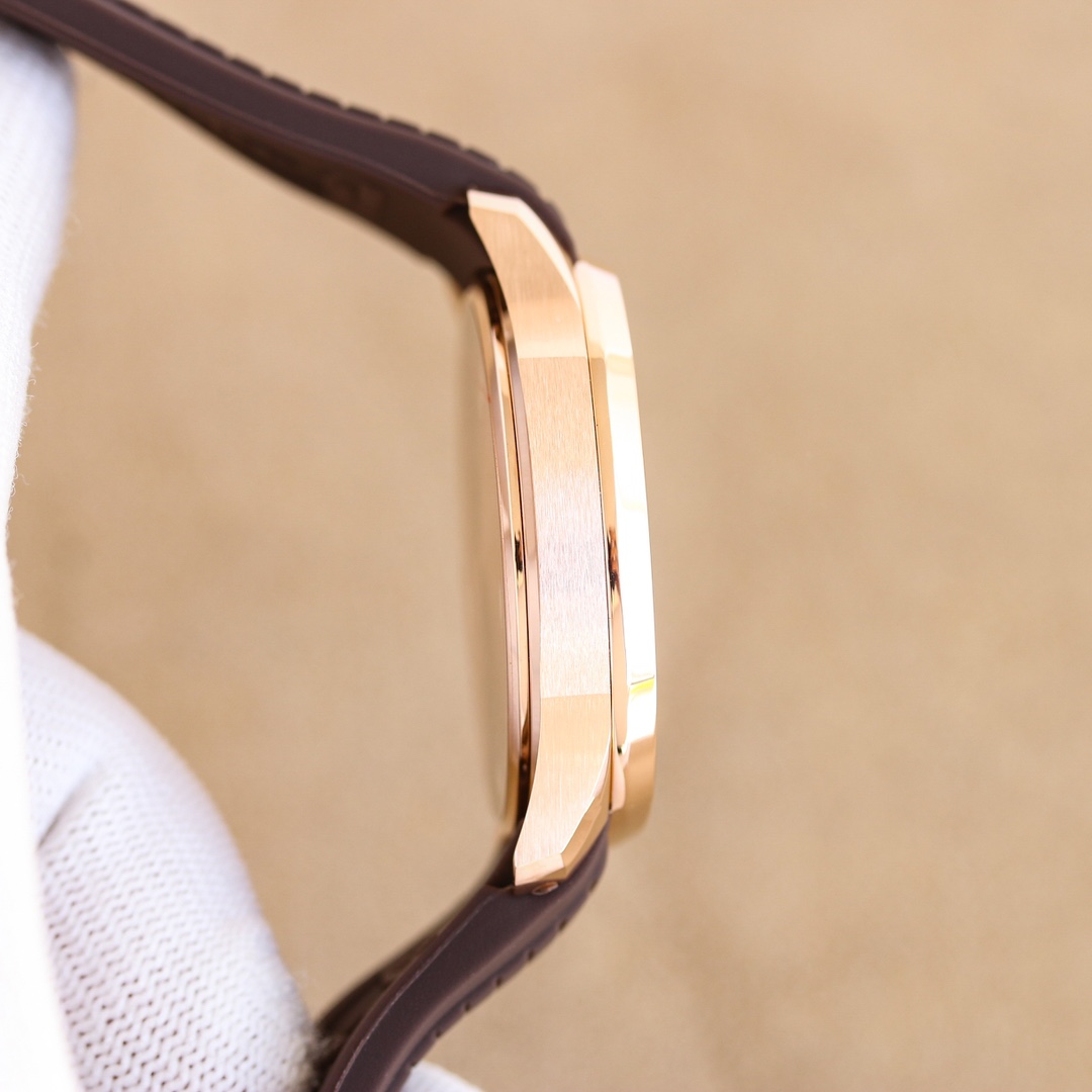 Luxurious 38mm Aquanaut Luce Watch with Diamond Frame and Elegant Design - 图片 8