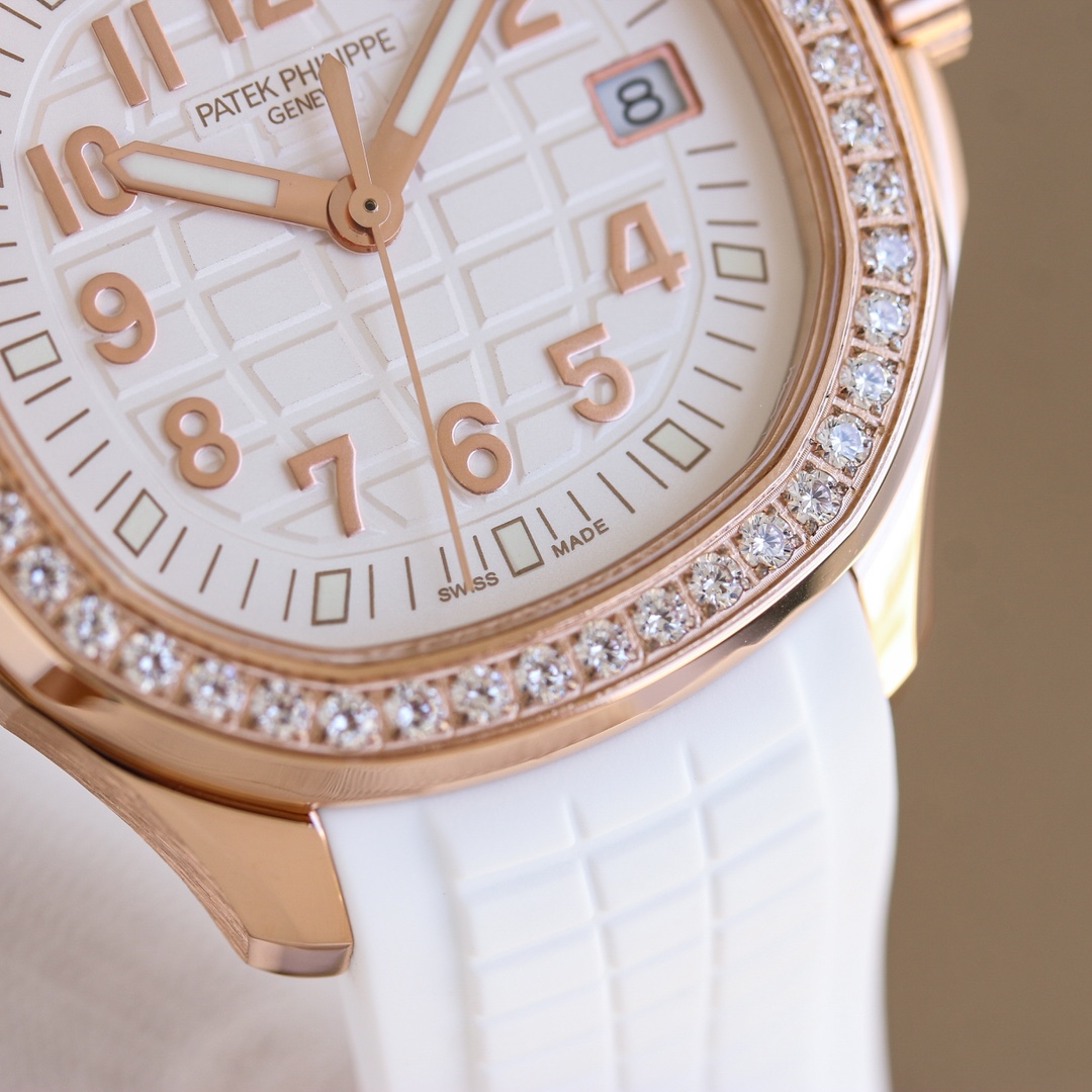 Luxurious 38mm Aquanaut Luce Watch with Diamond Accents and Modern Design - 图片 6