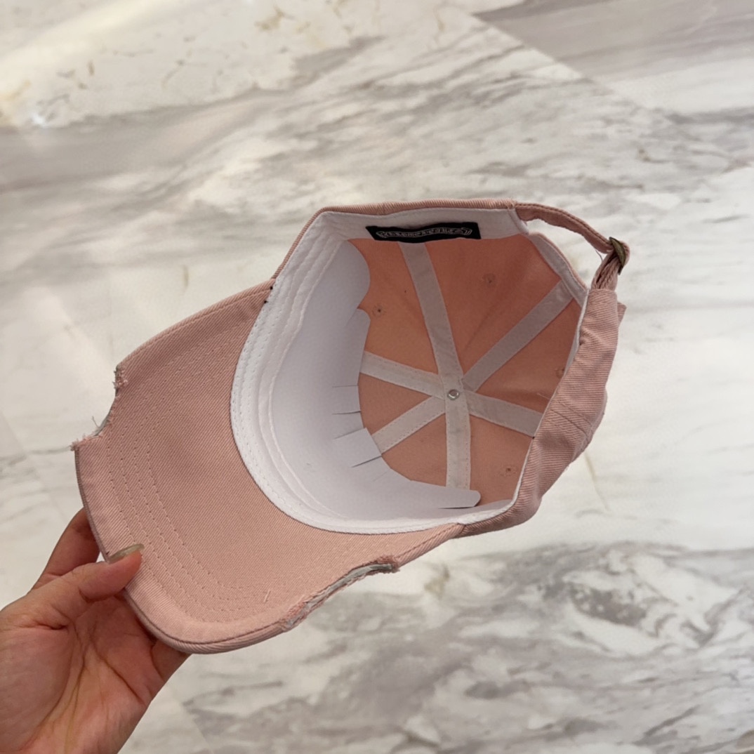 


Chrome Hearts 克罗心💓早春韩版时尚复古做旧破洞帽子磨损设计百搭棒球帽鸭舌帽