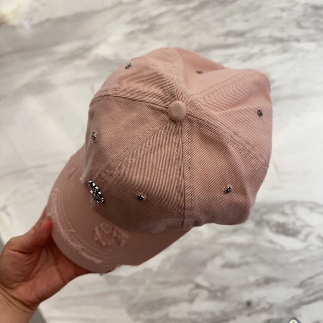 


Chrome Hearts 克罗心💓早春韩版时尚复古做旧破洞帽子磨损设计百搭棒球帽鸭舌帽