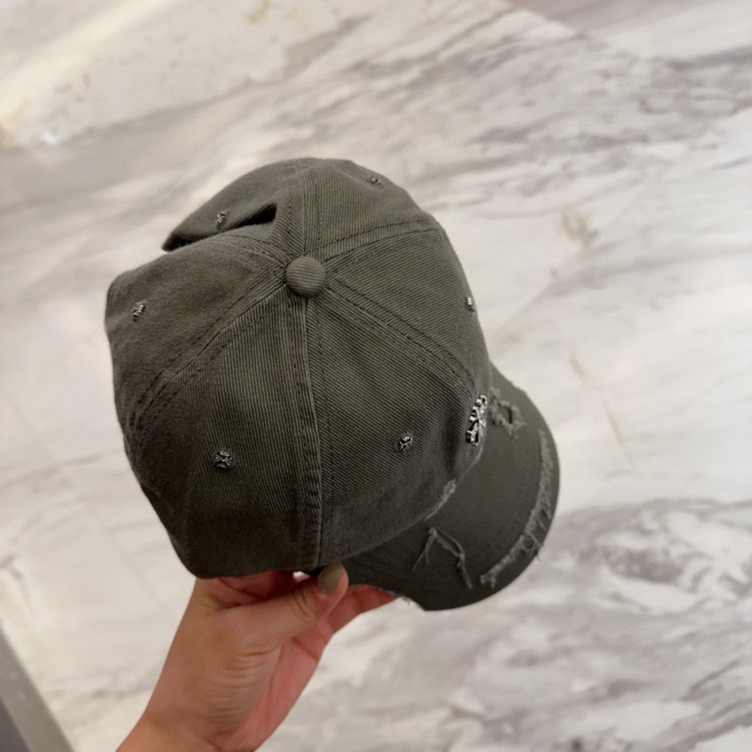 


Chrome Hearts 克罗心💓早春韩版时尚复古做旧破洞帽子磨损设计百搭棒球帽鸭舌帽