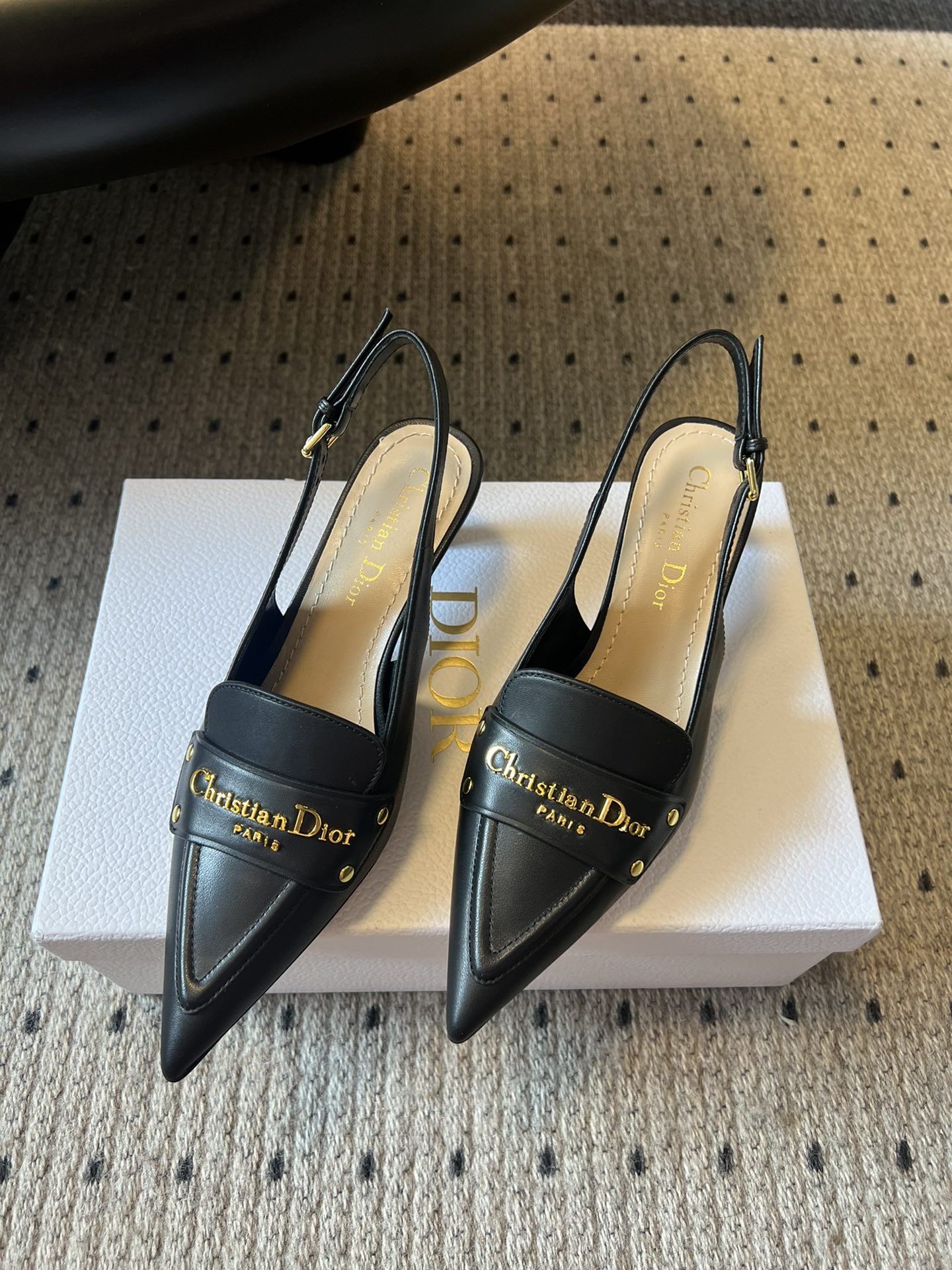 🐳Dio* 25ss 春夏新款Dior尖头高跟后空凉鞋这款 My Dior 露跟高跟鞋是2025春夏成衣